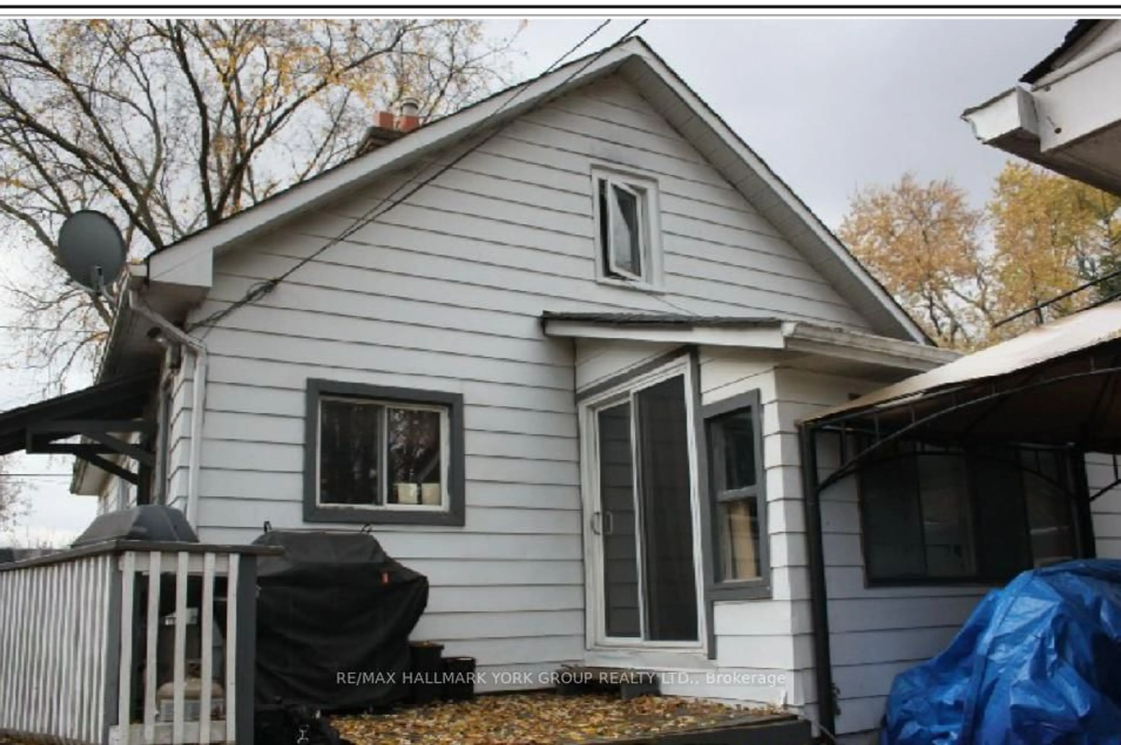 Home with vinyl exterior material, street for 161 Church St, Whitchurch-Stouffville Ontario L4A 4T6