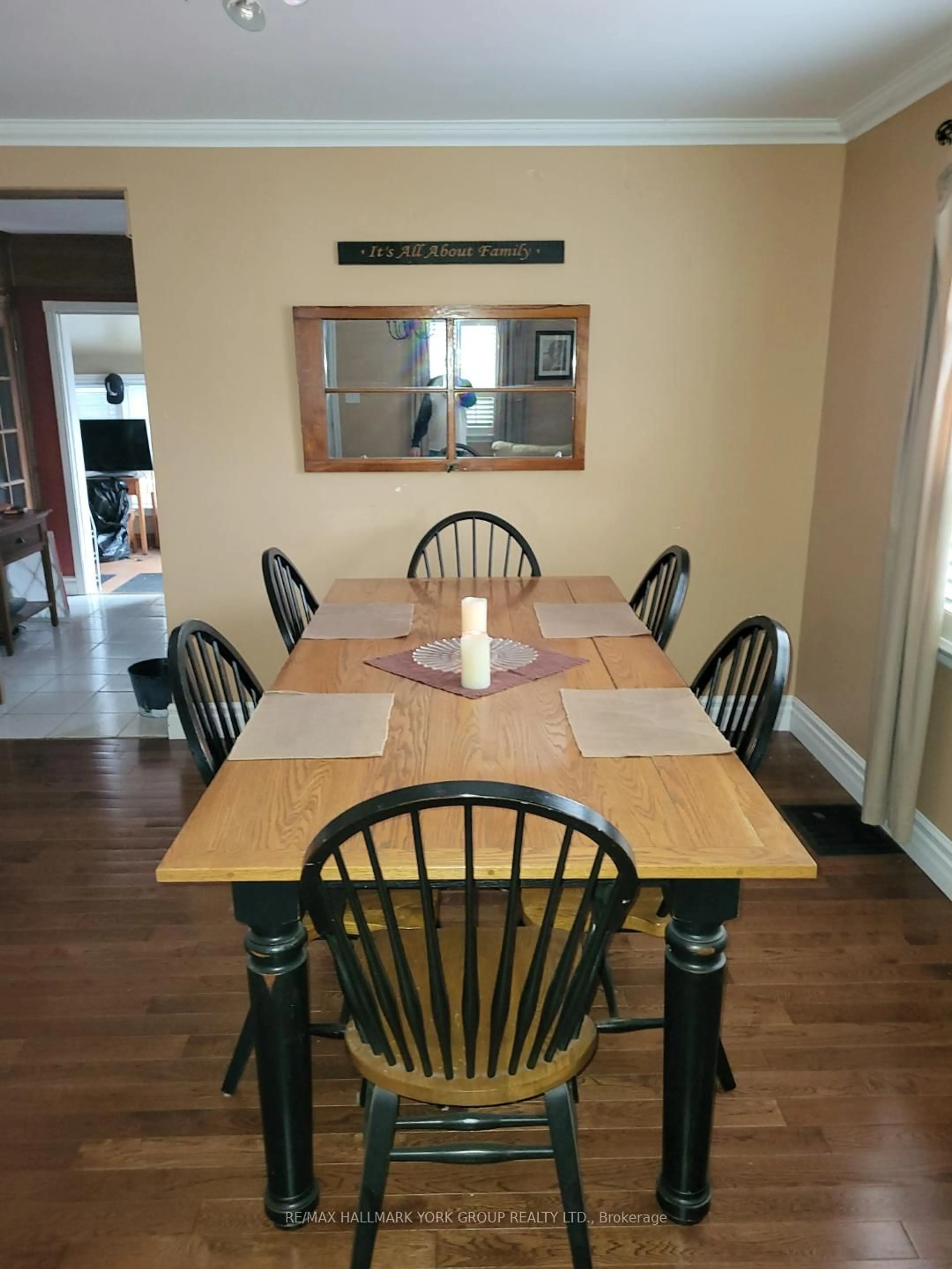 Dining room, wood/laminate floor for 161 Church St, Whitchurch-Stouffville Ontario L4A 4T6