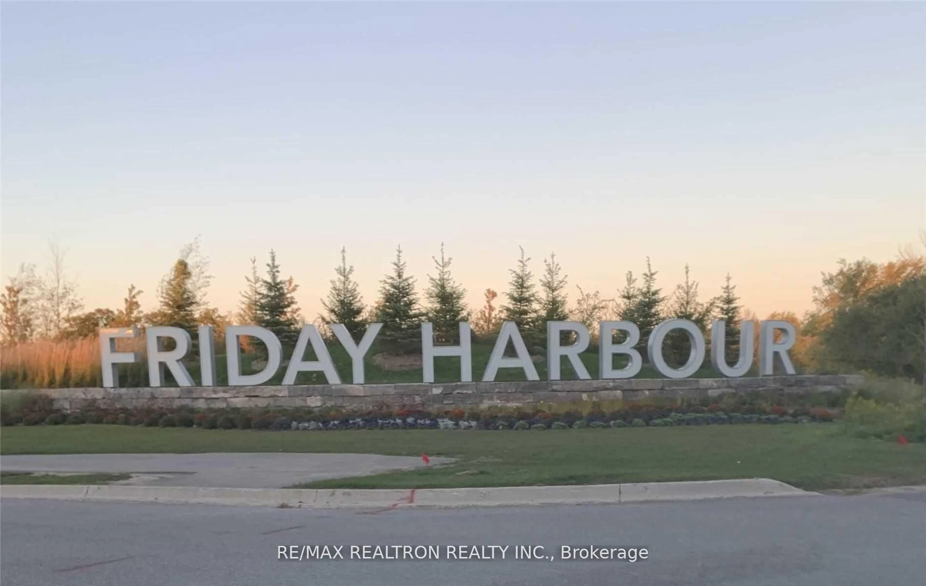 A pic from outside/outdoor area/front of a property/back of a property/a pic from drone, street for 333 Sea Ray Ave #D229, Innisfil Ontario L9S 0M3