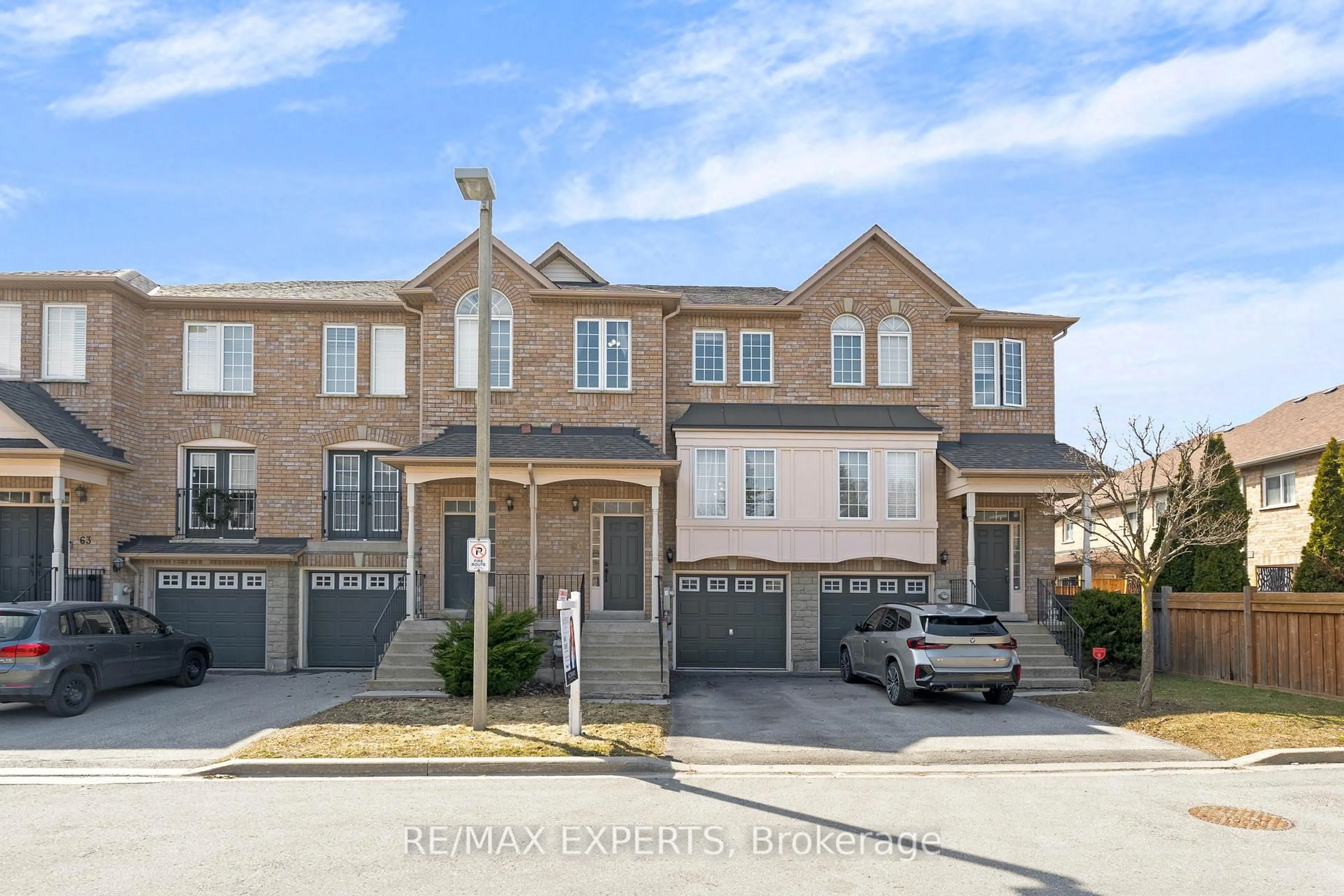 A pic from outside/outdoor area/front of a property/back of a property/a pic from drone, street for 19 Foxchase Ave #61, Vaughan Ontario L4L 9N1