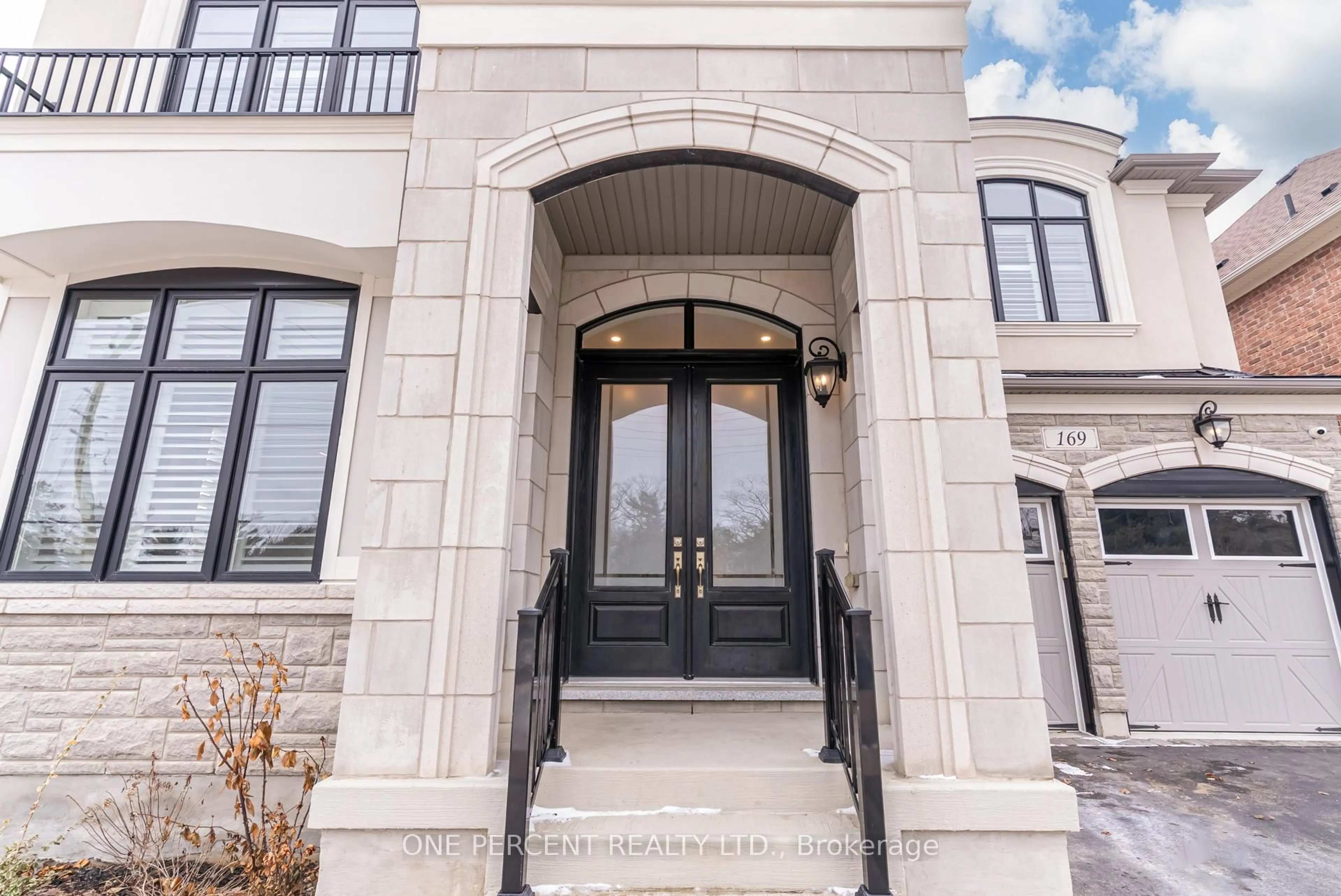 Indoor entryway for 169 Faust Rdge, Vaughan Ontario L4H 4T1
