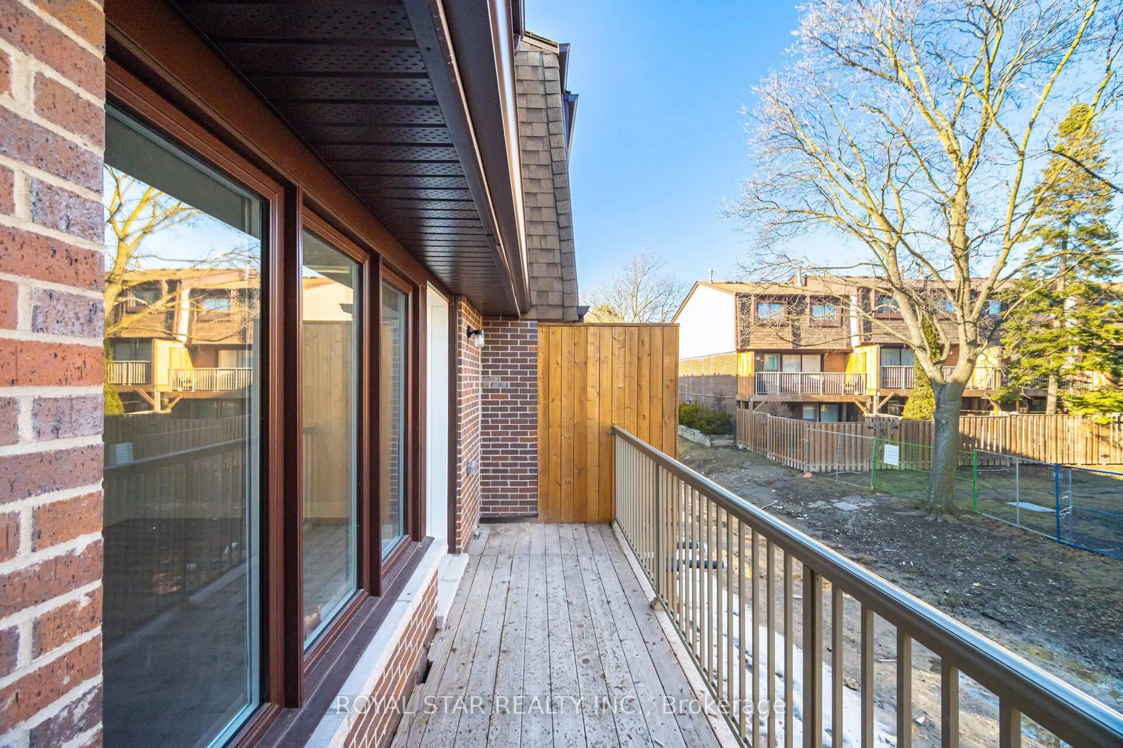 Balcony in the apartment, unknown for 11 Plaisance Rd #3, Richmond Hill Ontario L4C 5H1