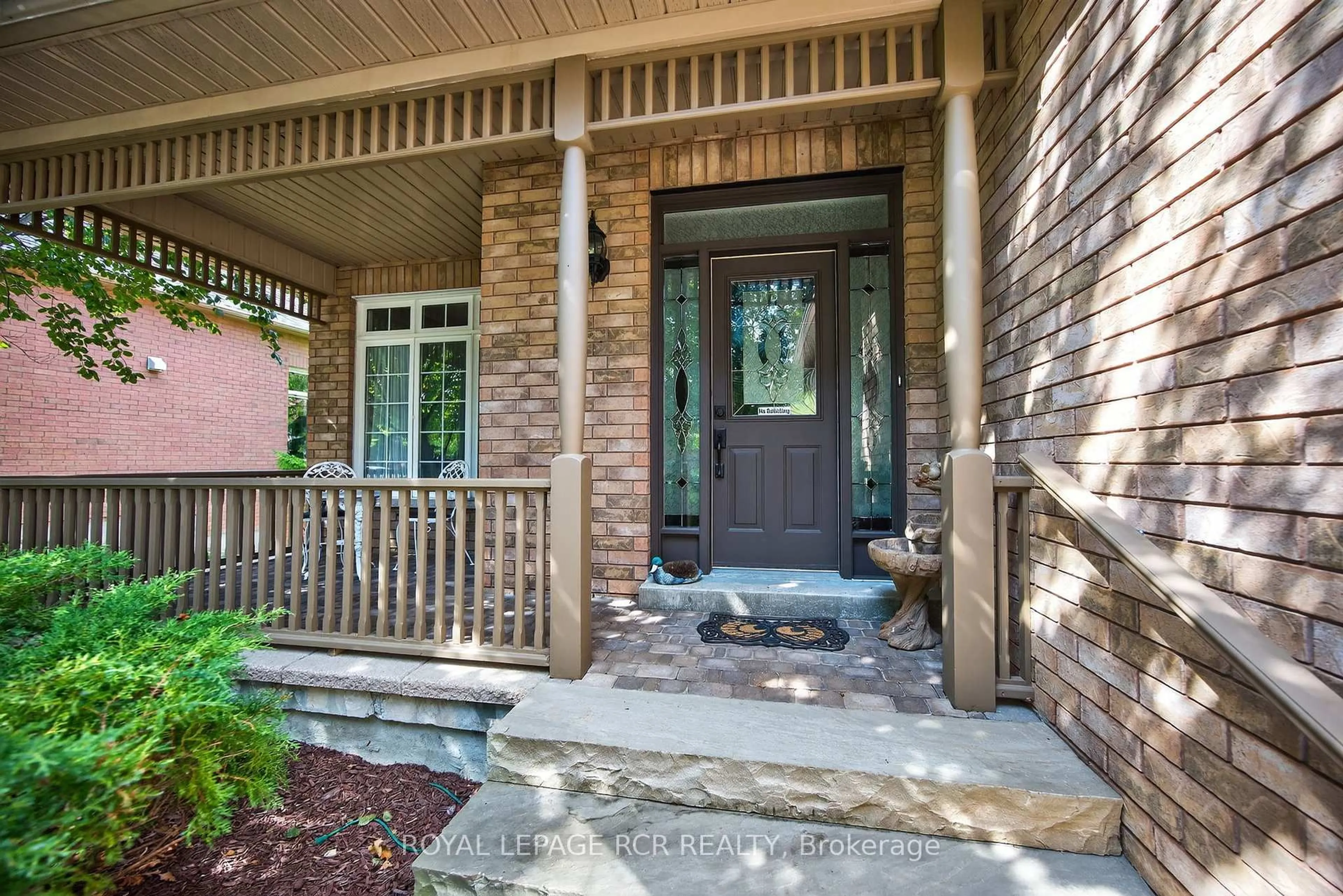 Indoor entryway for 932 Shadrach Dr, Newmarket Ontario L3X 2H4