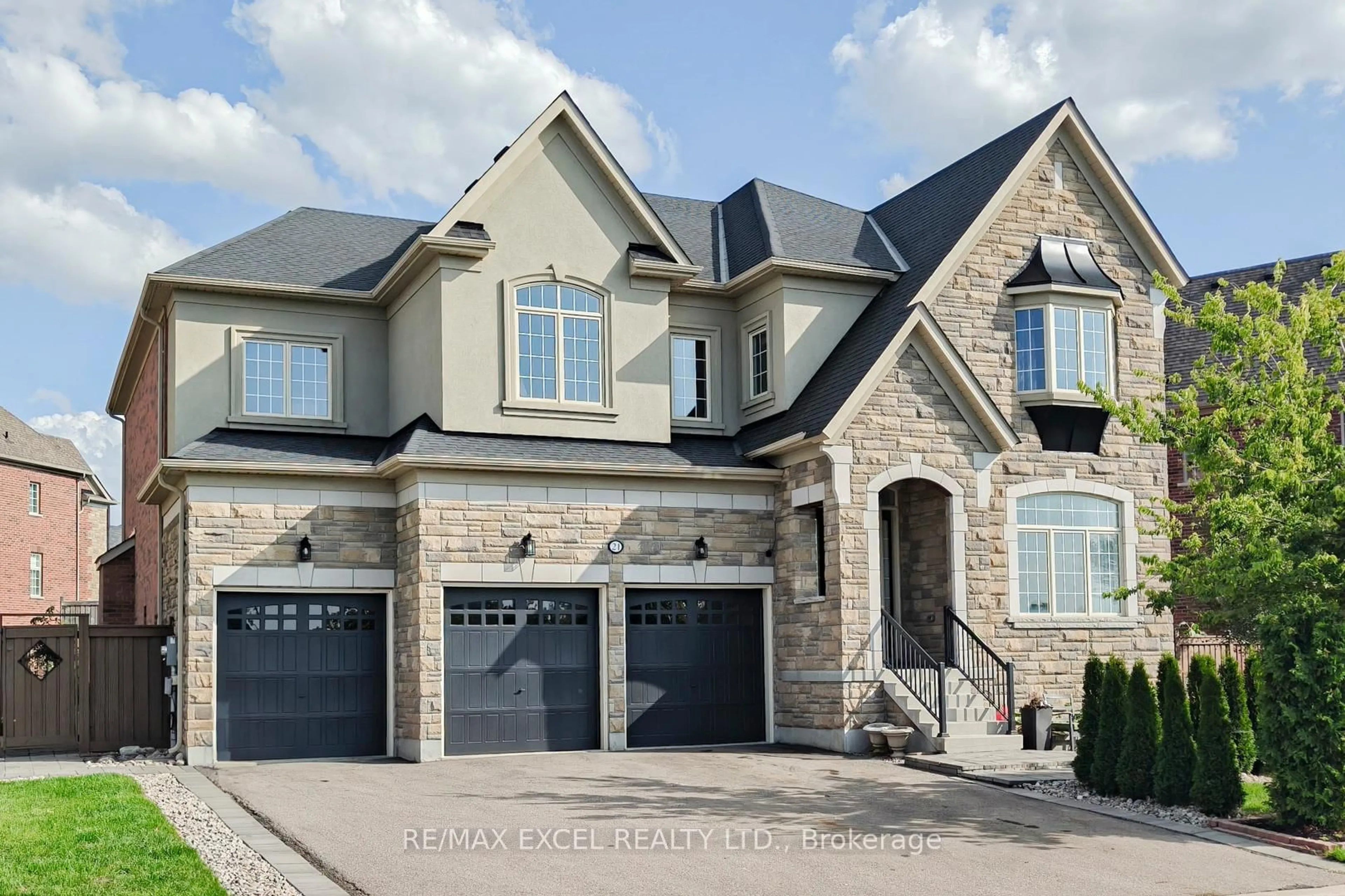 Home with brick exterior material, street for 21 Paradise Valley Tr, King Ontario L7B 0A5