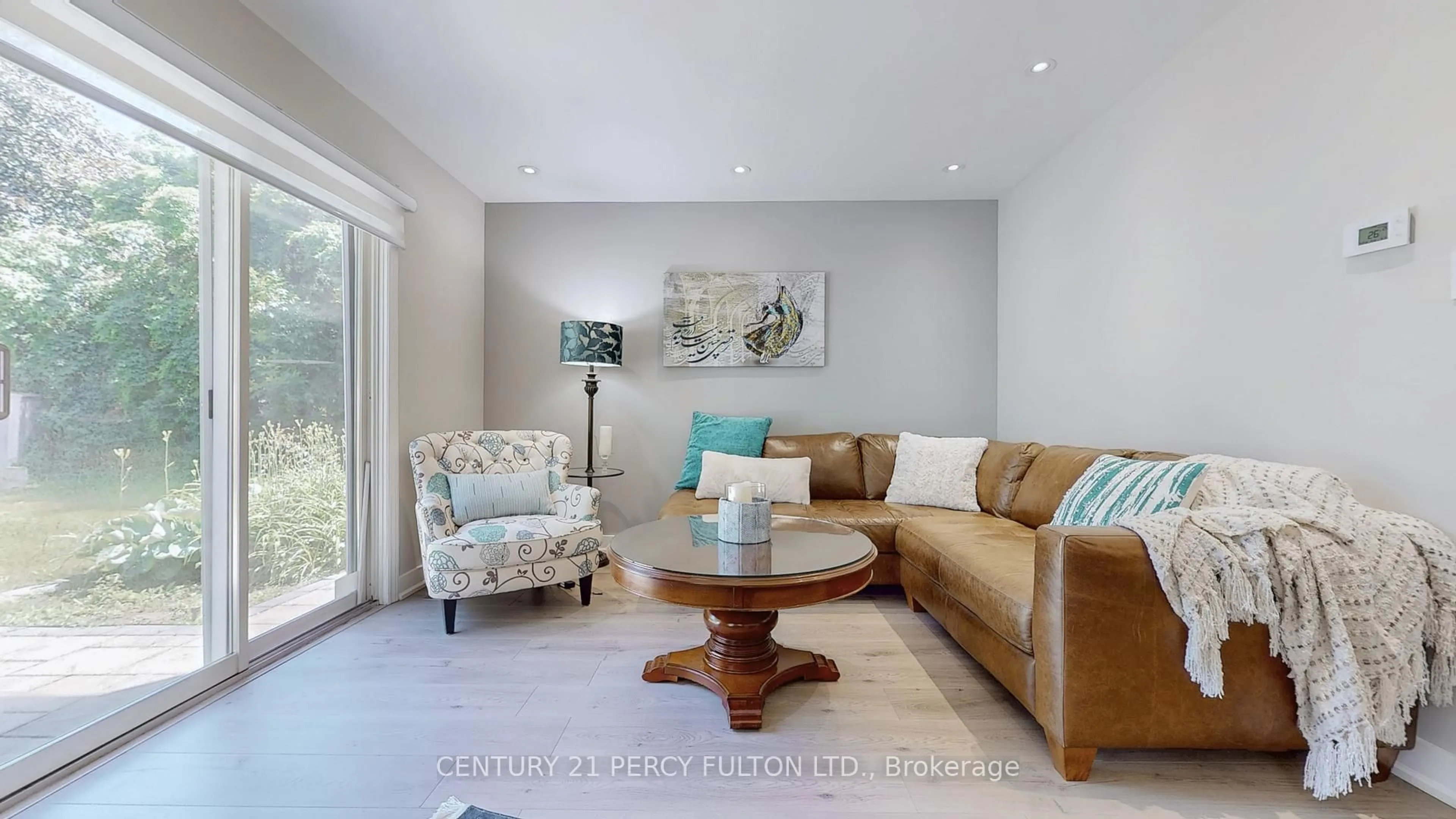 Living room with furniture, unknown for 158 Holm Cres, Markham Ontario L3T 5J3