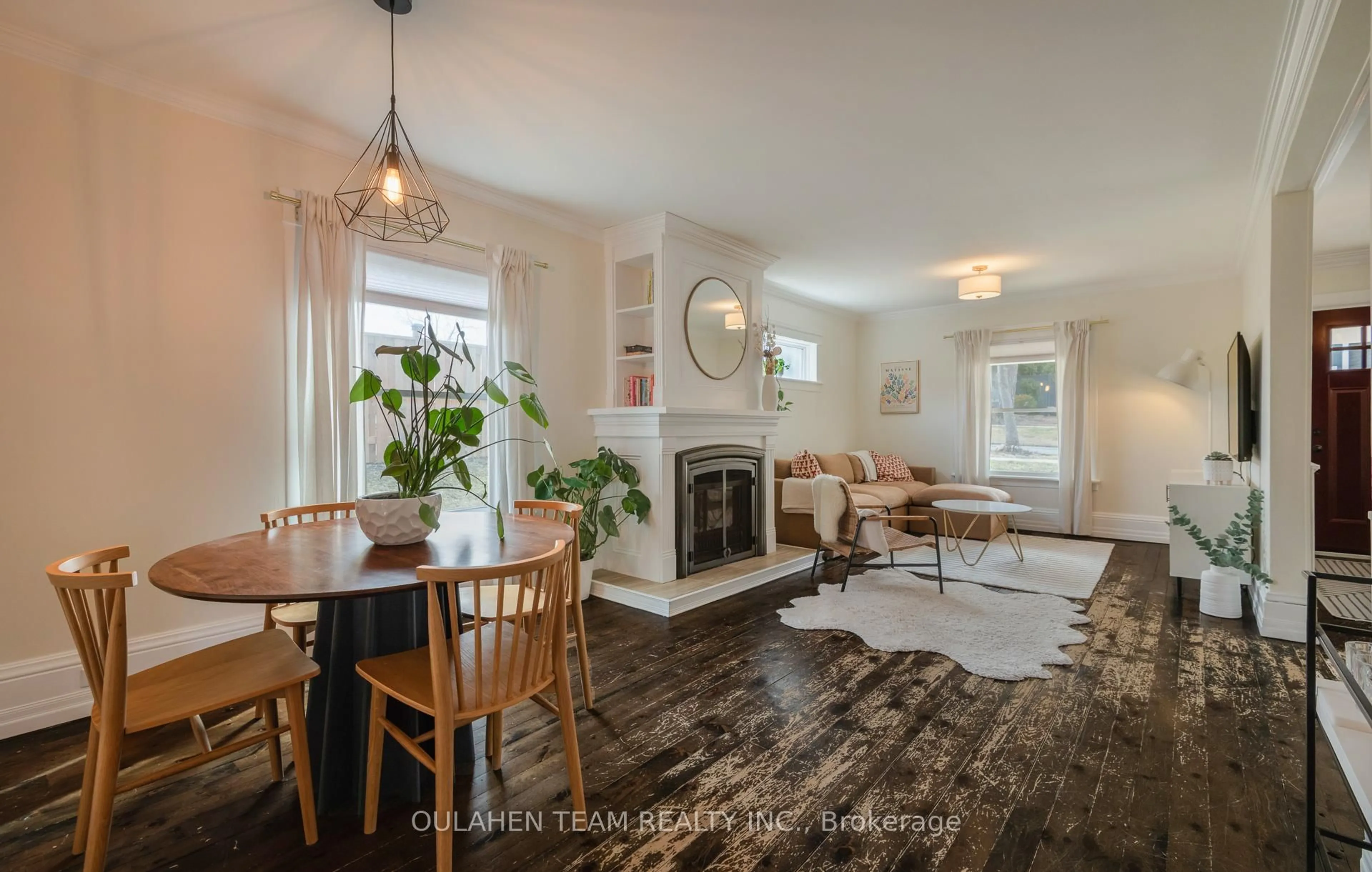 Dining room, unknown for 389 Ontario St, Newmarket Ontario L3Y 2K5