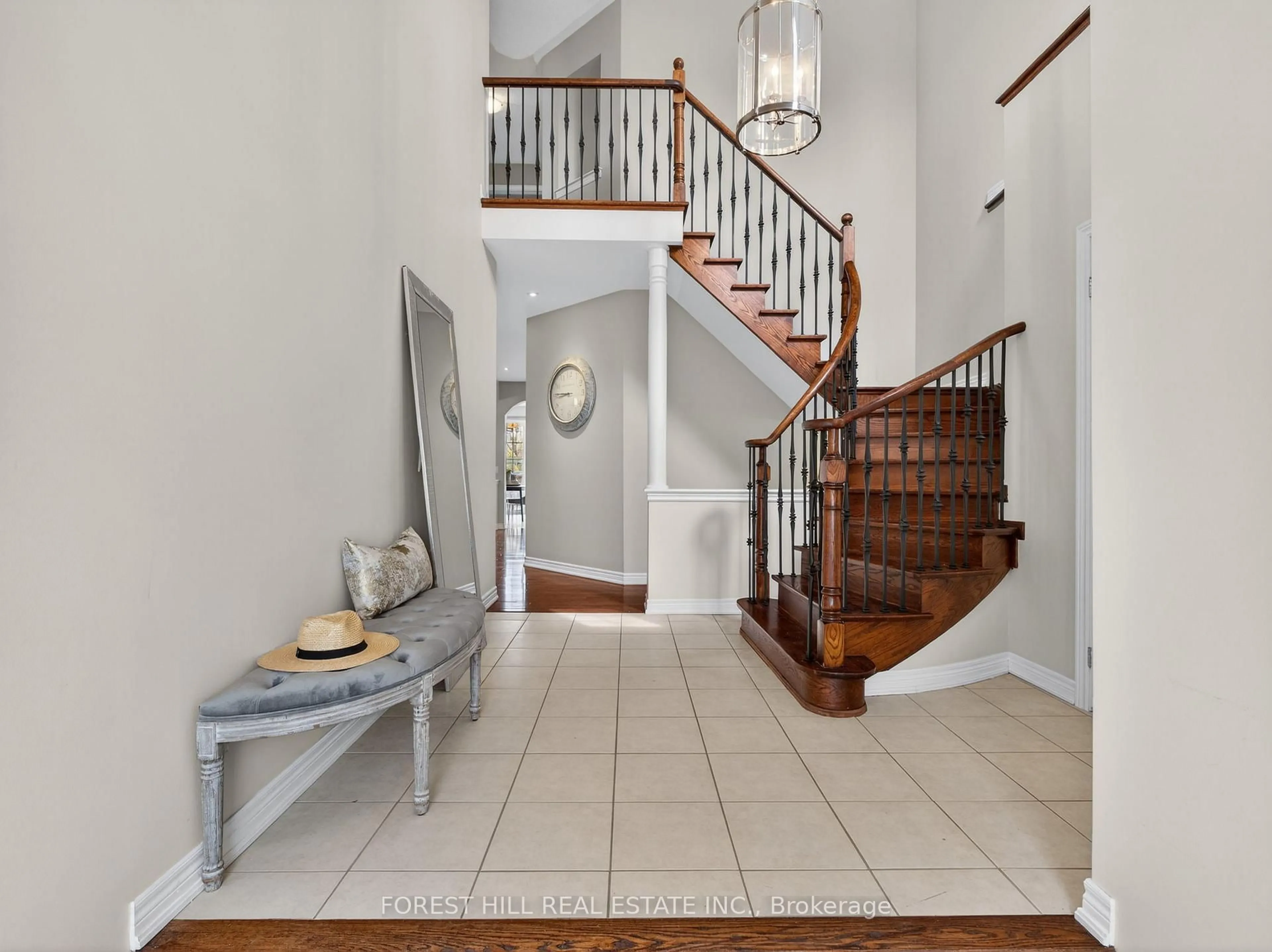 Indoor entryway for 22 Mccombe Lane, Vaughan Ontario L6A 4G2