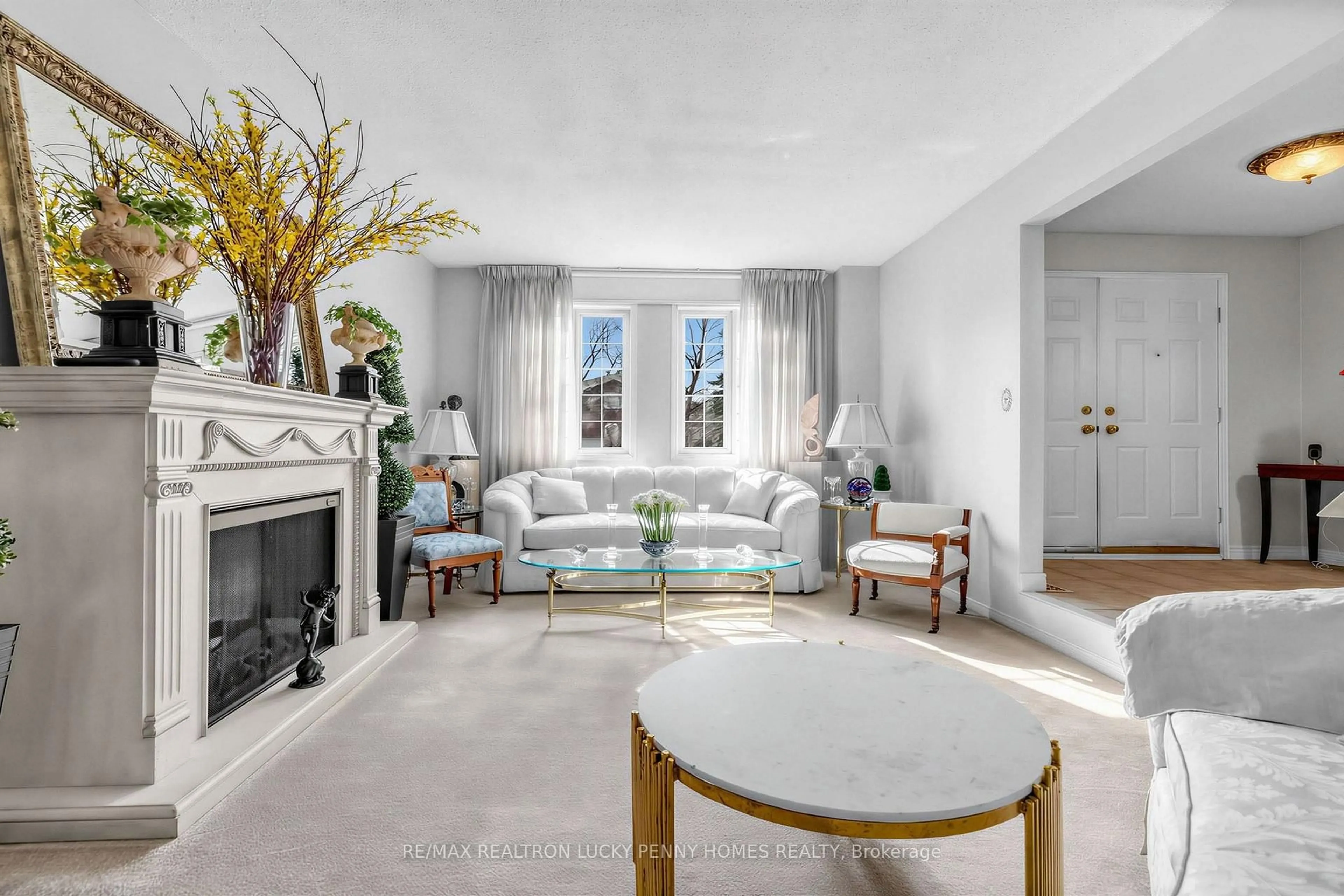 Living room with furniture, unknown for 66 Marion Cres, Markham Ontario L3P 6E4