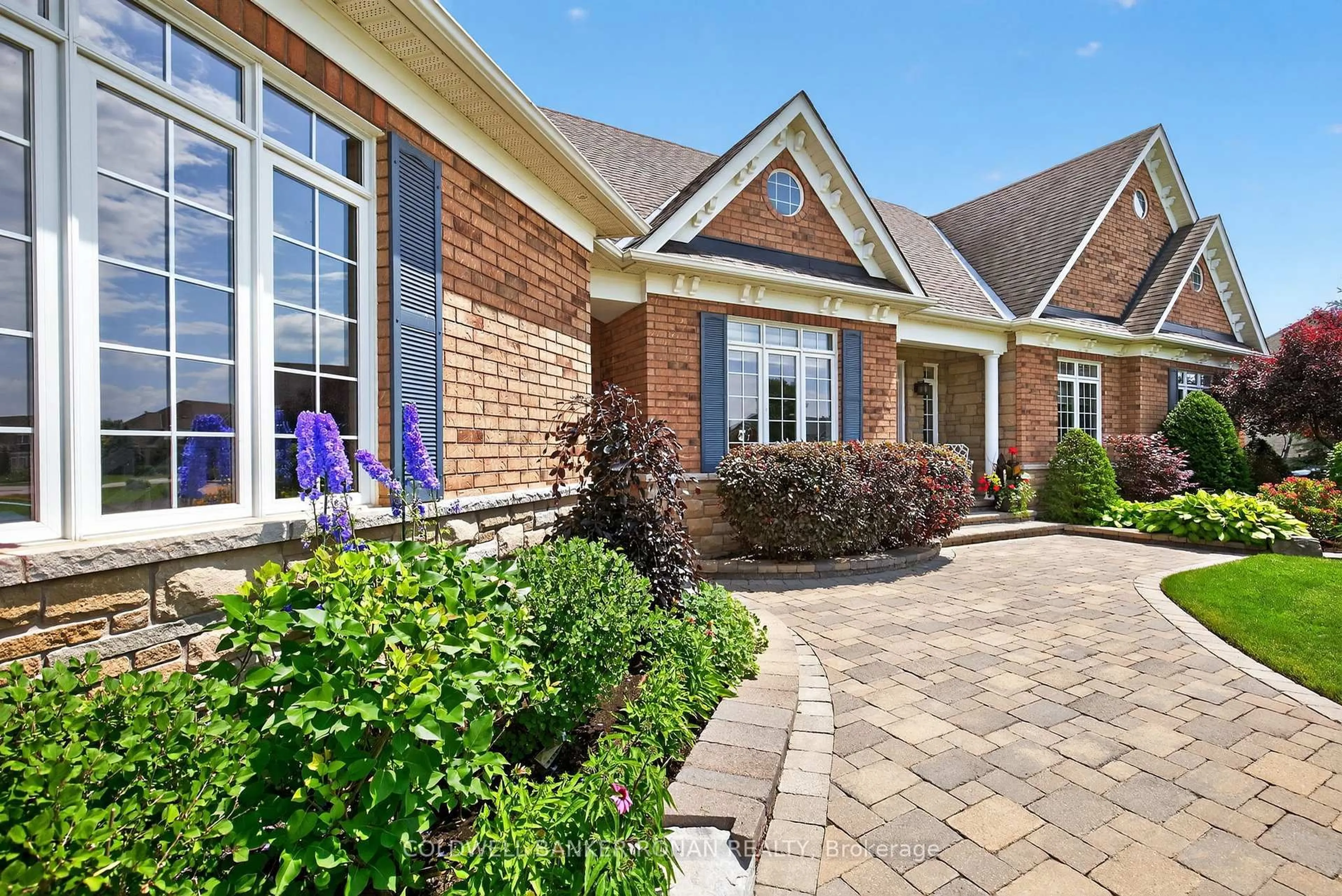 Home with brick exterior material, street for 32 Underhill Crt, Essa Ontario L9R 1V2