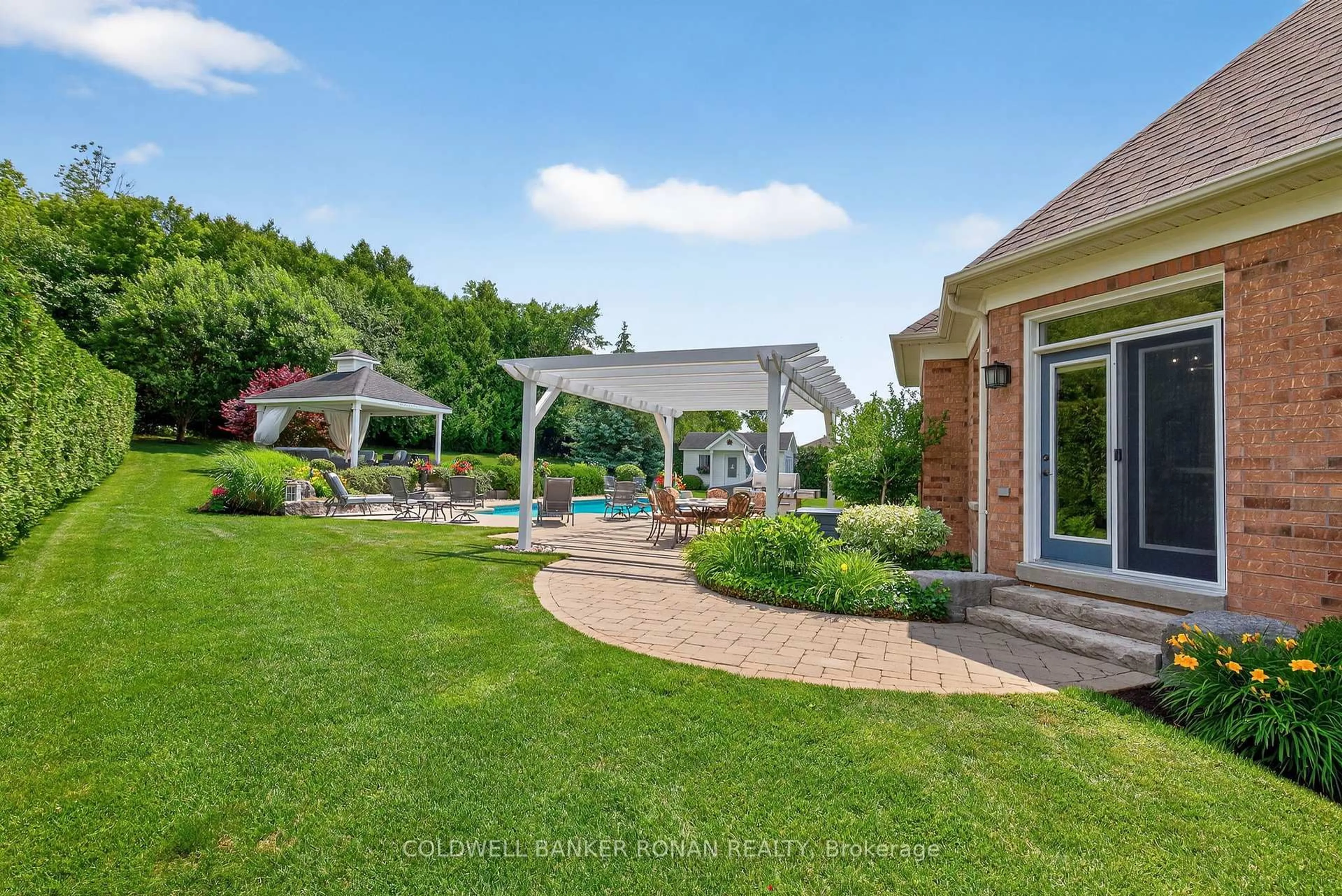 Unknown for 32 Underhill Crt, Essa Ontario L9R 1V2