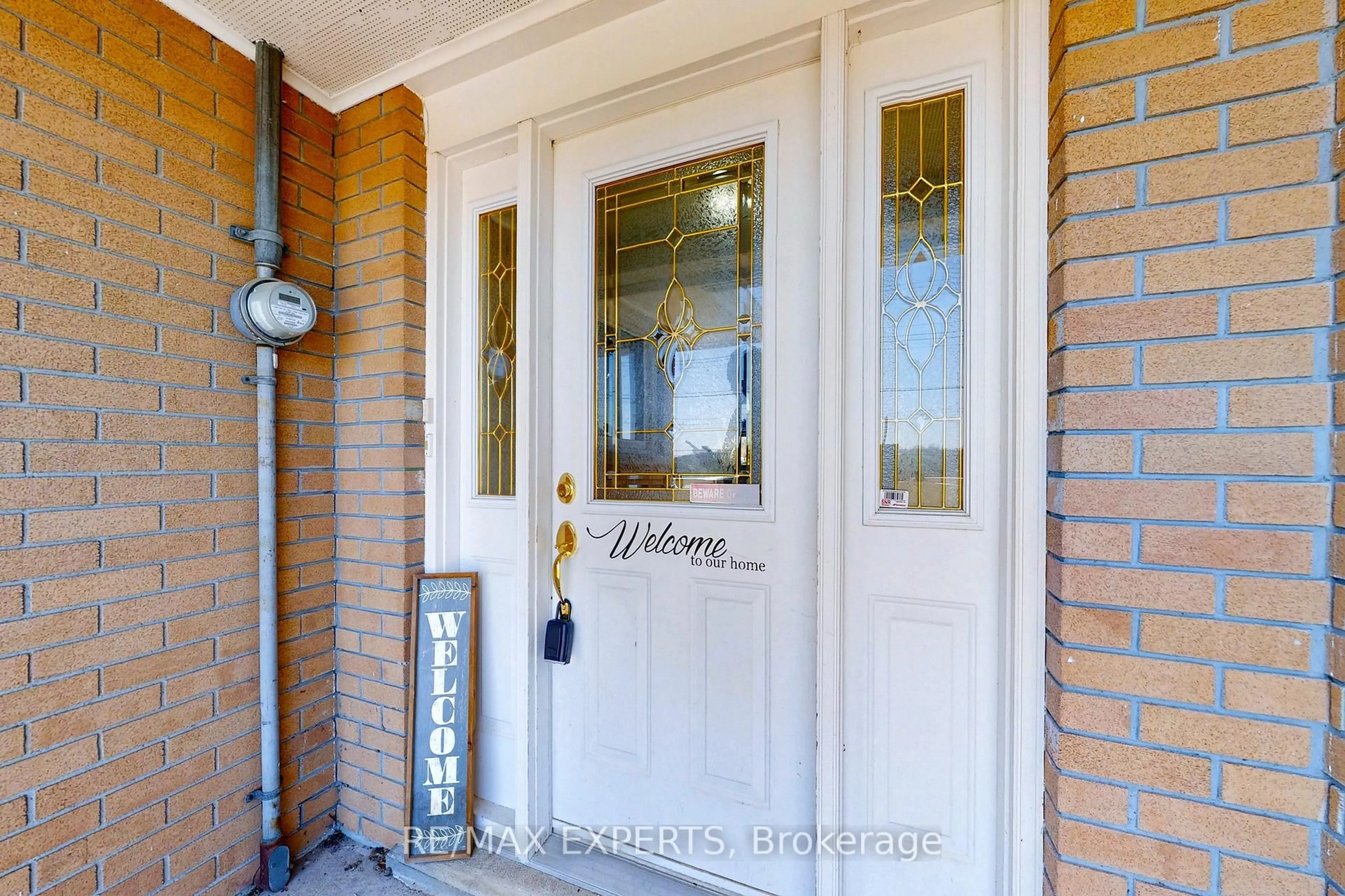 Indoor entryway for 2088 Killarney Beach Rd, Innisfil Ontario L0L 1W0
