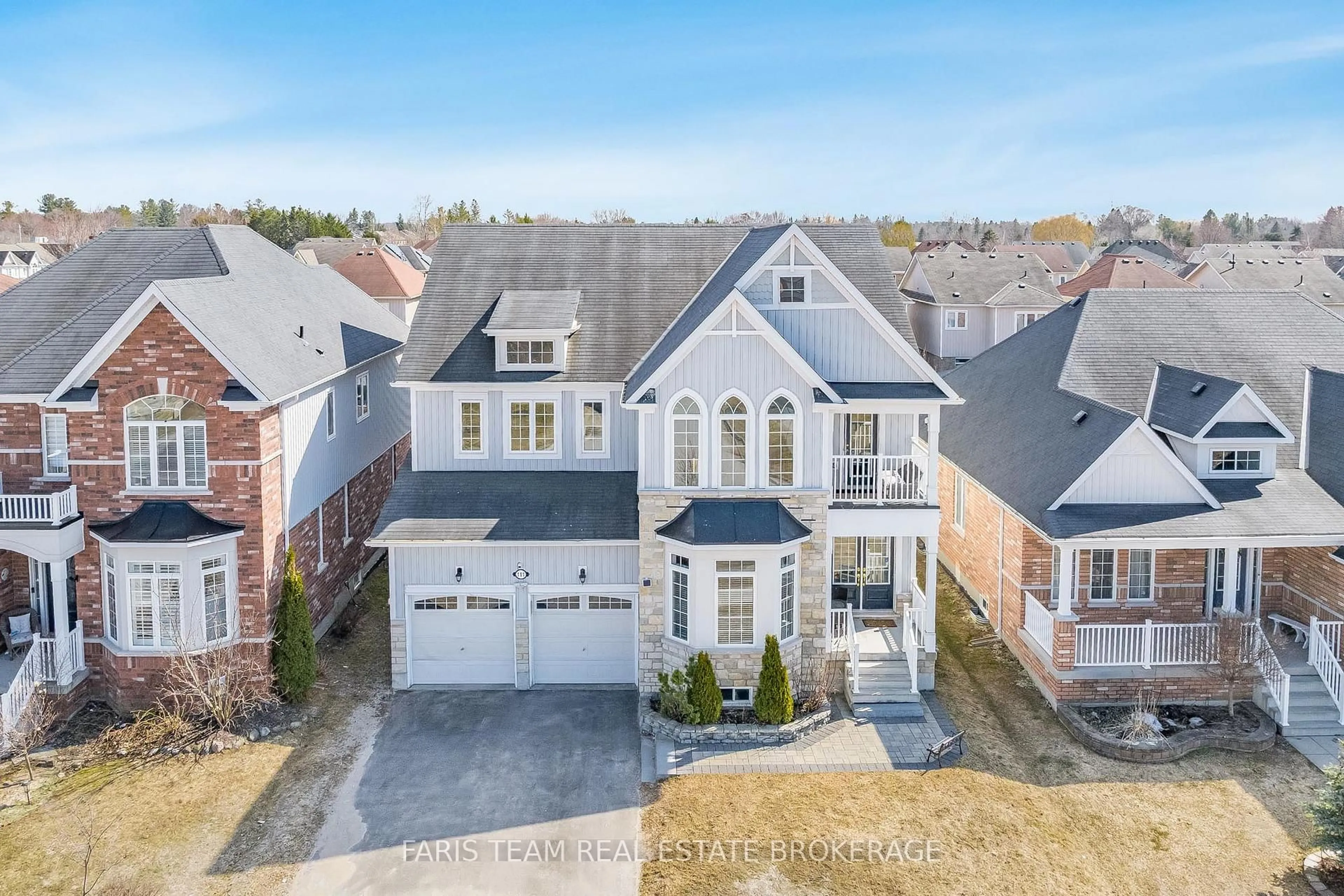 A pic from outside/outdoor area/front of a property/back of a property/a pic from drone, street for 111 Latimer Ave, Essa Ontario L3W 0N1