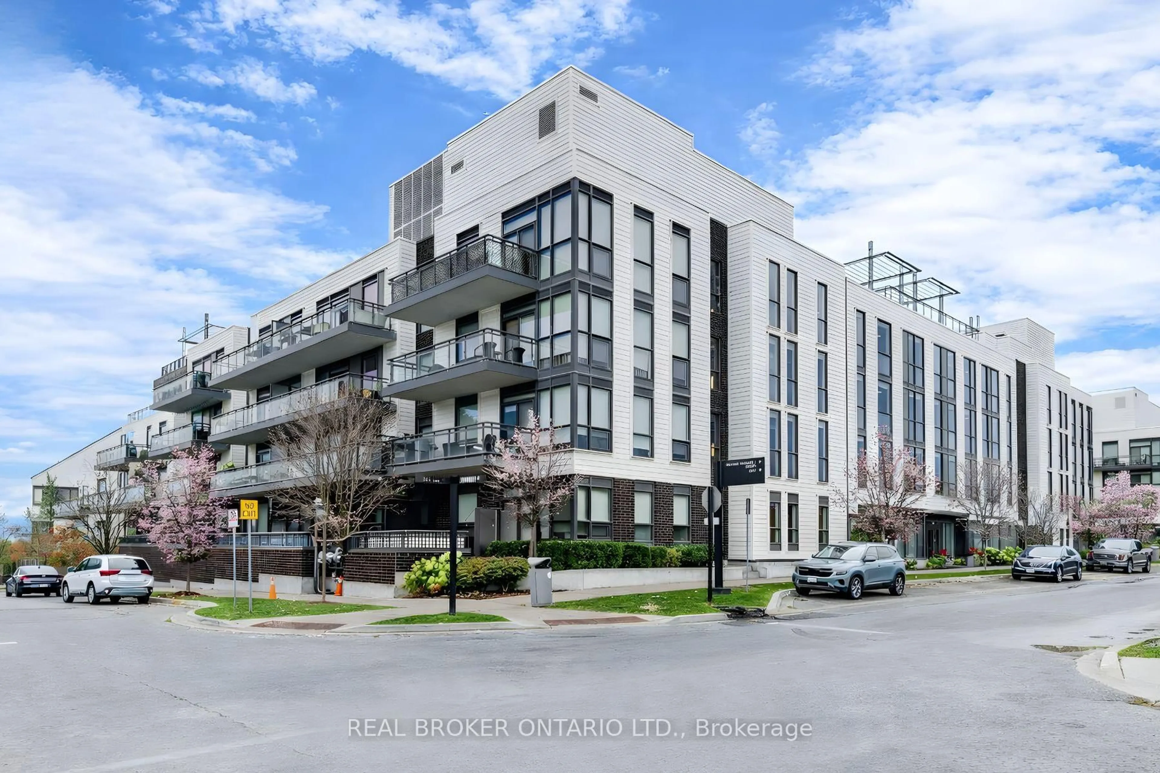 Patio, building for 241 Sea Ray Ave #A303, Innisfil Ontario L9S 2P7