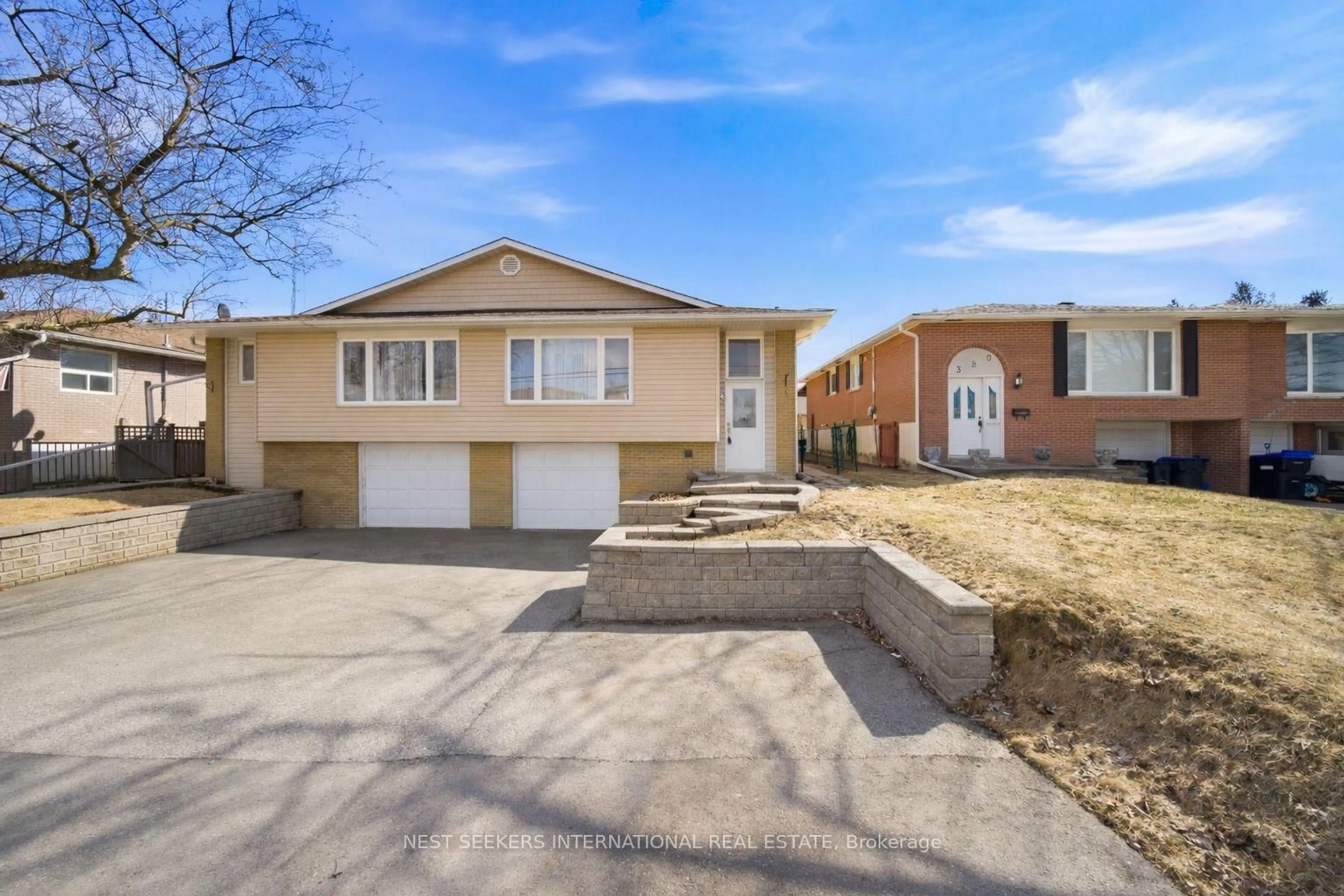 Unknown for 376 Agar Ave, Bradford West Gwillimbury Ontario L3Z 1H5