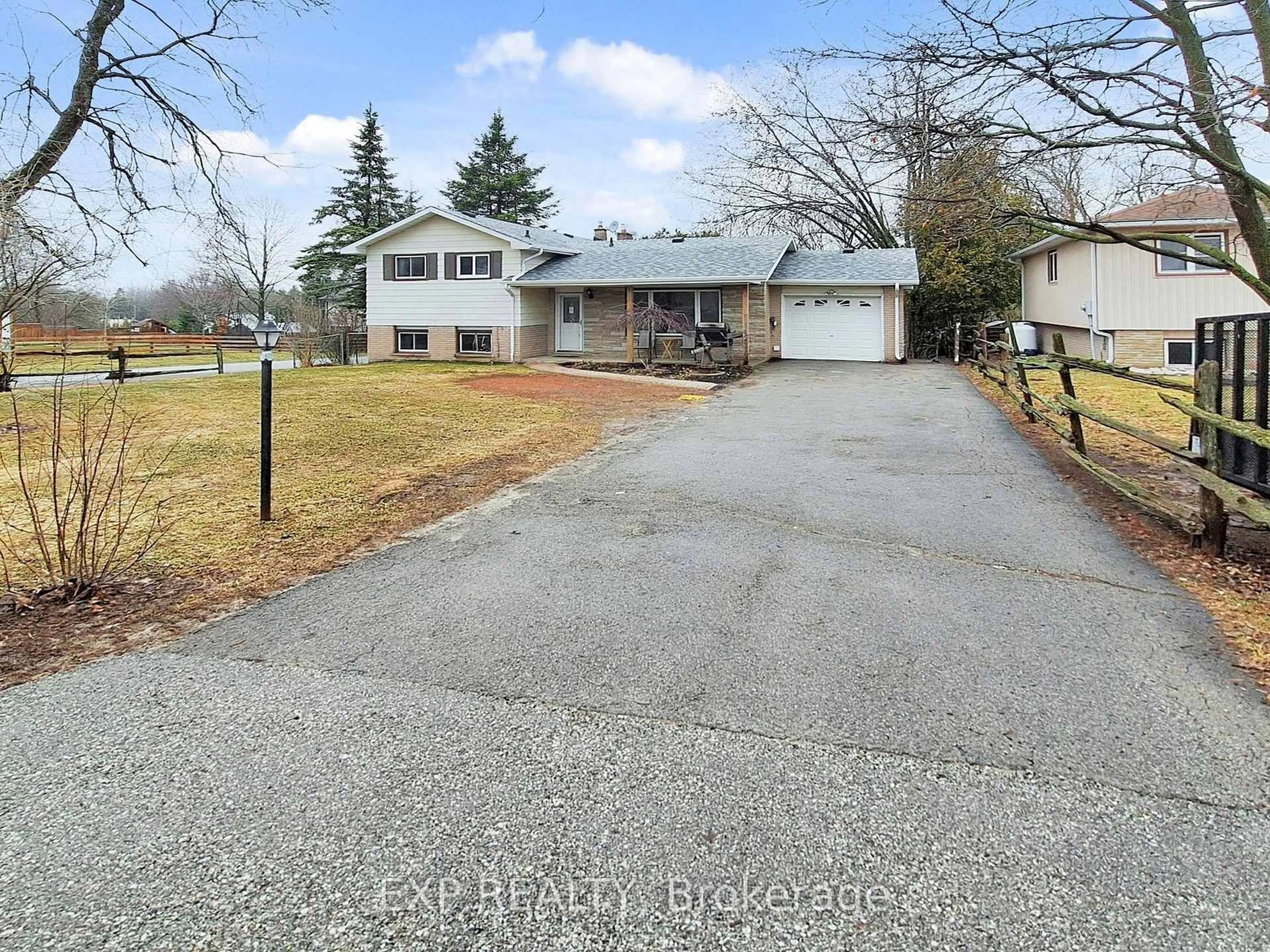 A pic from outside/outdoor area/front of a property/back of a property/a pic from drone, street for 10384 Ravenshoe Rd, Georgina Ontario L0C 1L0