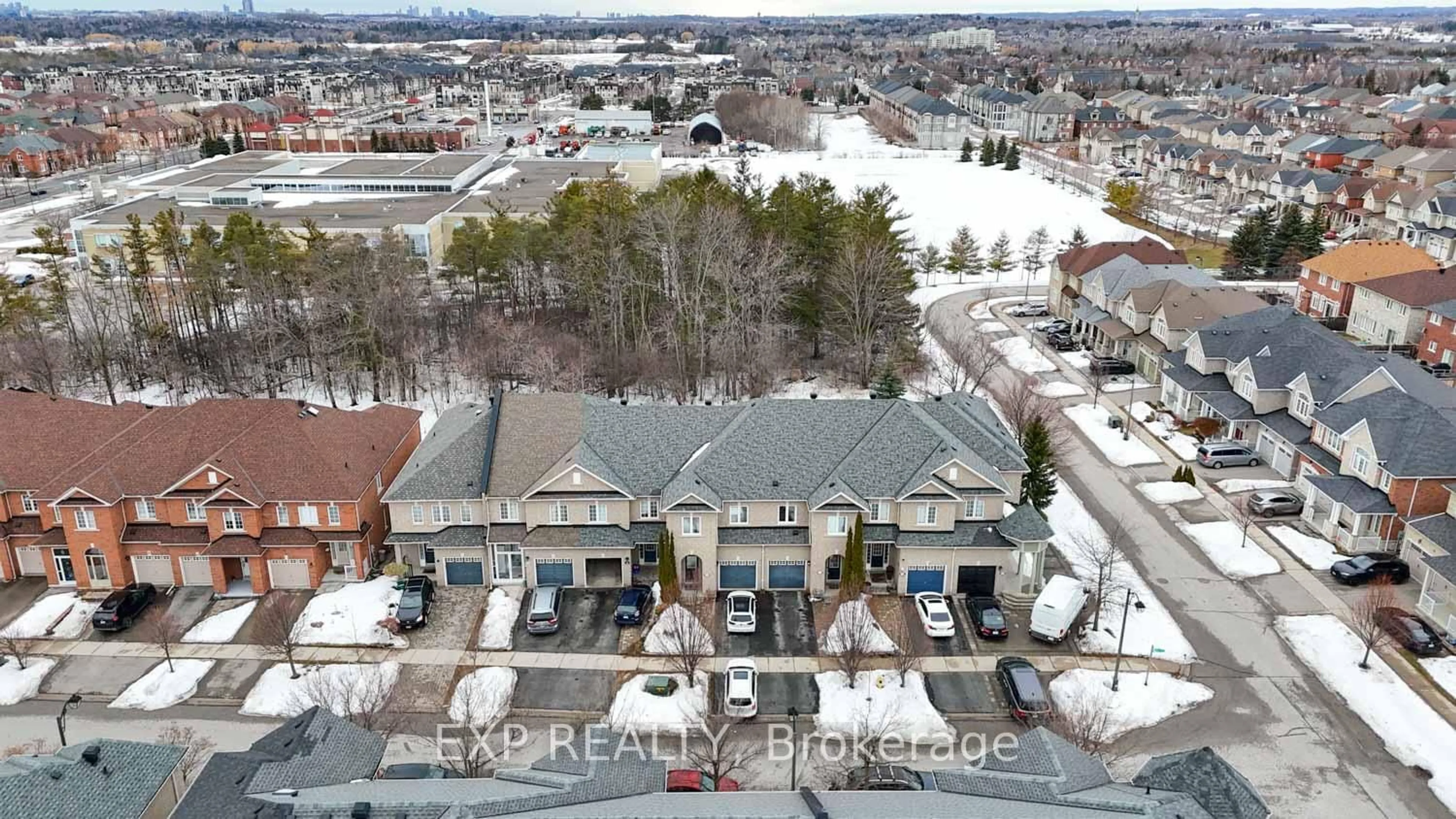 A pic from outside/outdoor area/front of a property/back of a property/a pic from drone, unknown for 24 Williams St, Markham Ontario L6C 0C2