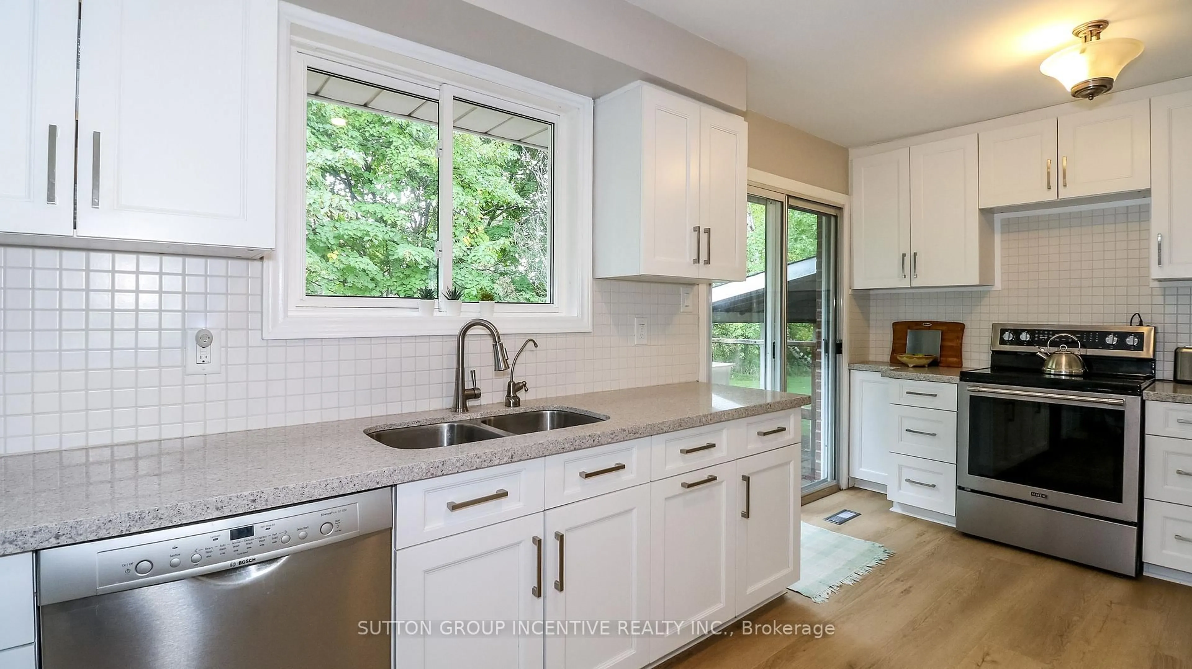 Open concept kitchen, ceramic/tile floor for 2717 13 Line, Bradford West Gwillimbury Ontario L0L 1R0