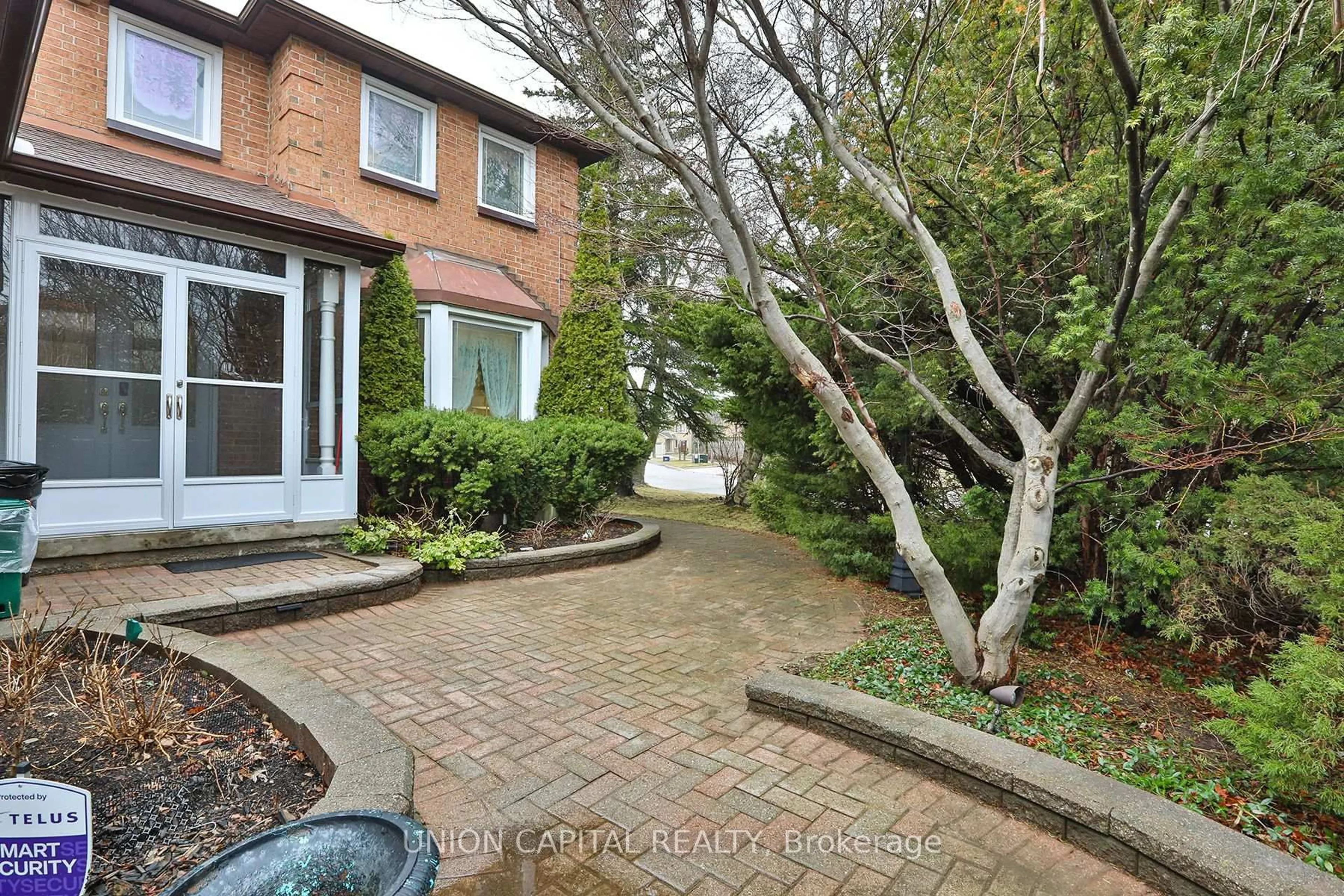 Home with brick exterior material, street for 2 Mair Crt, Richmond Hill Ontario L4C 7S1