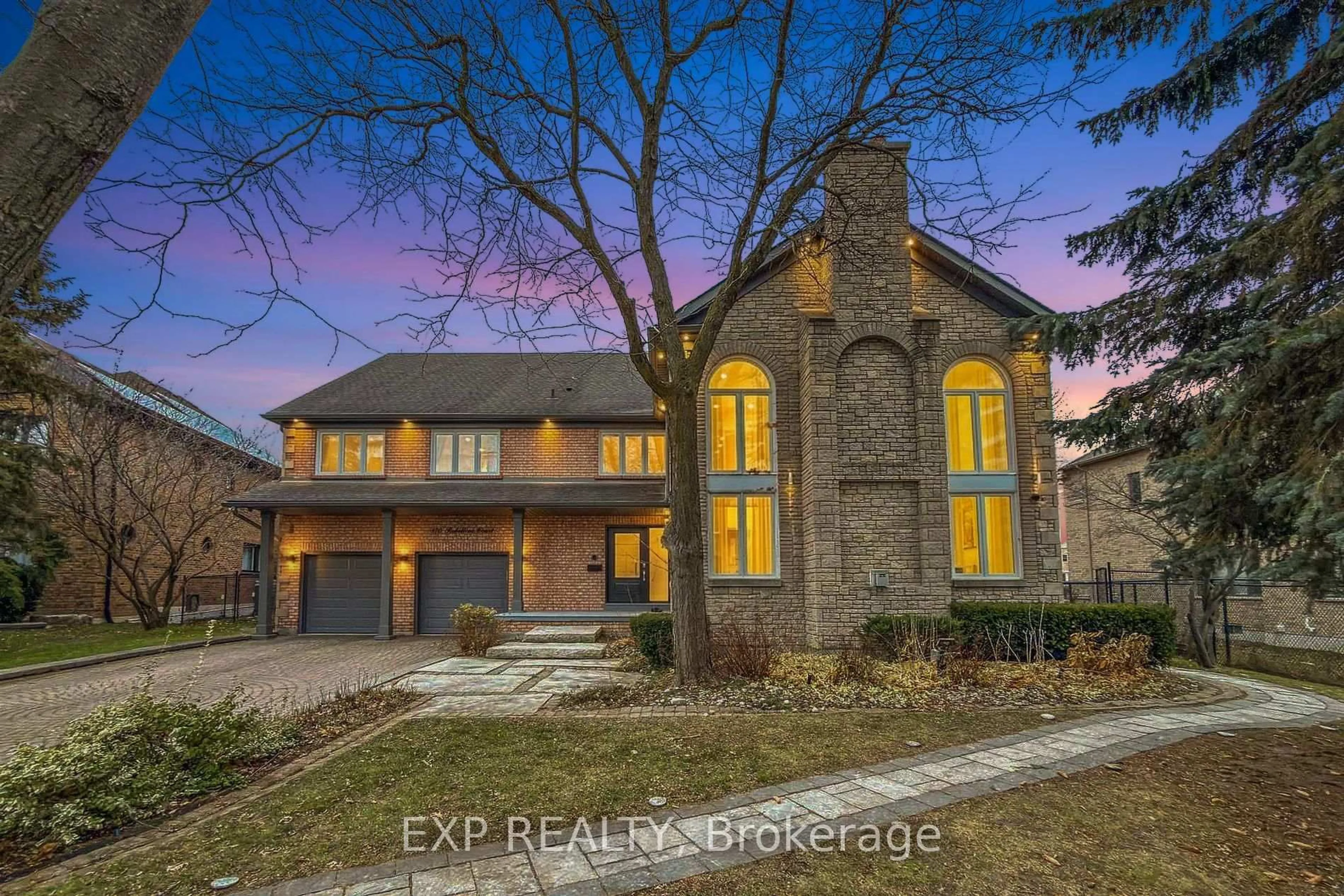 Home with brick exterior material, building for 870 Robellino Crt, Newmarket Ontario L3X 1L5