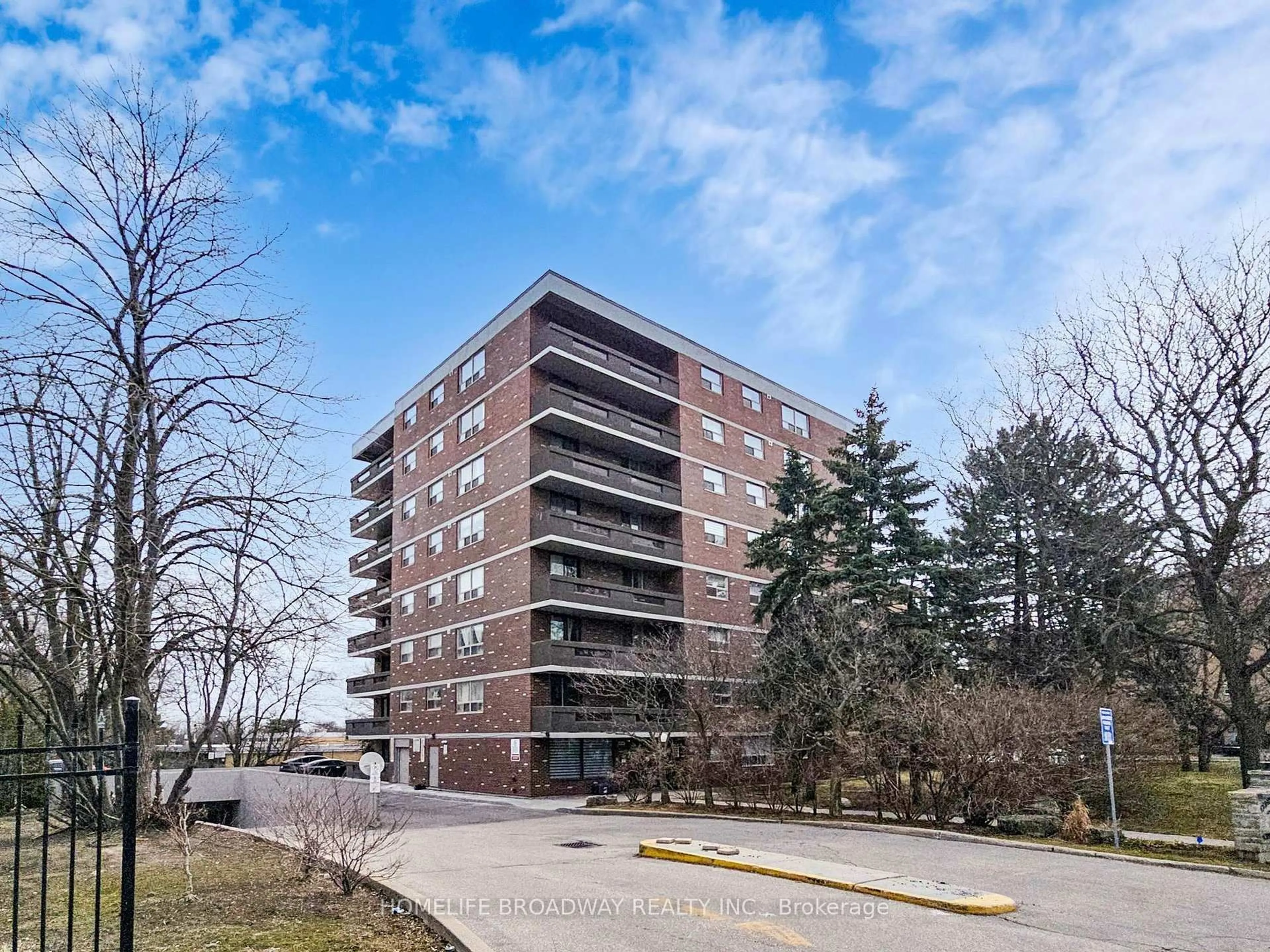 Home with brick exterior material, building for 7451 Yonge St #504, Markham Ontario L3T 2B4