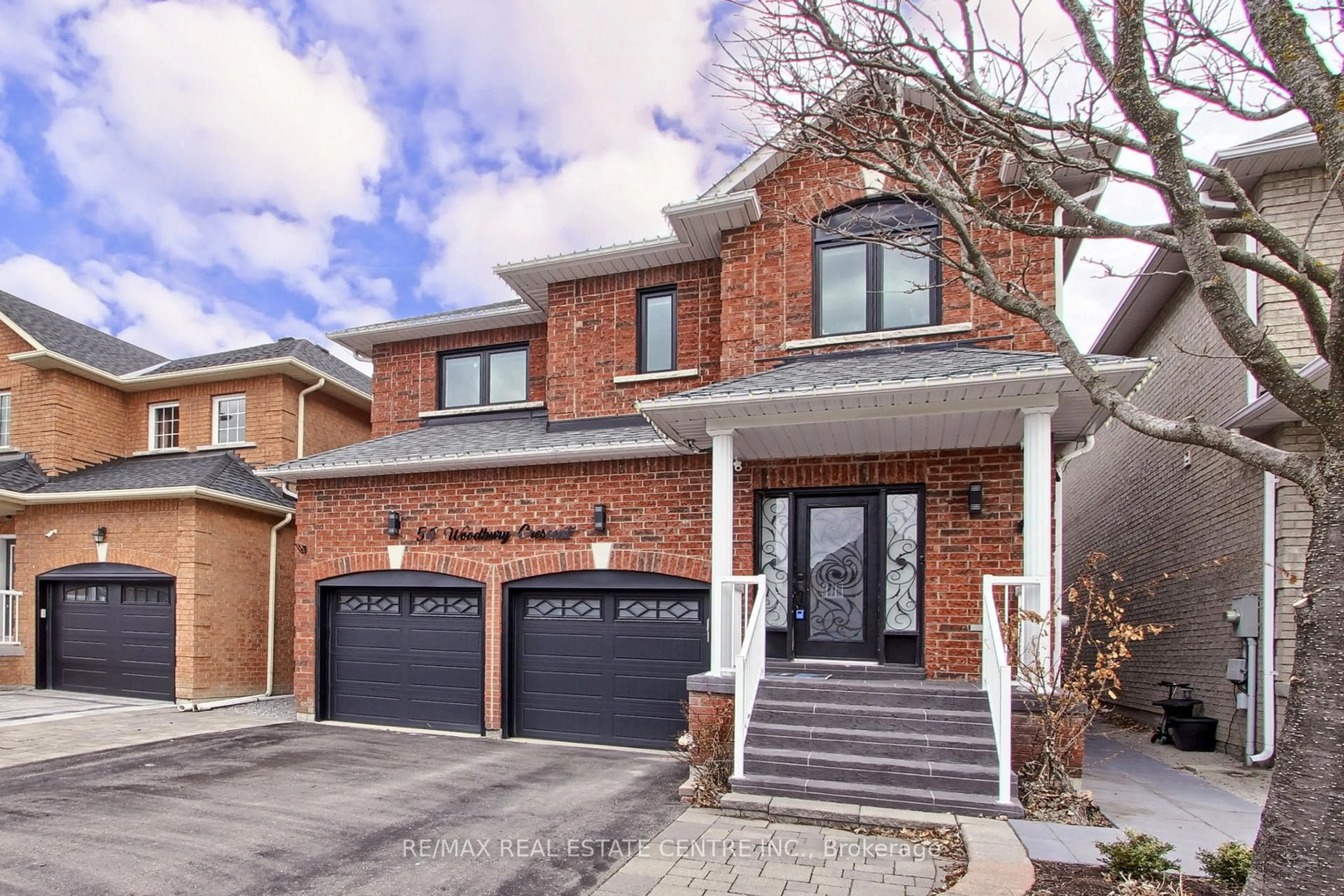 Home with brick exterior material, street for 54 Woodbury Cres, Newmarket Ontario L3X 2V5