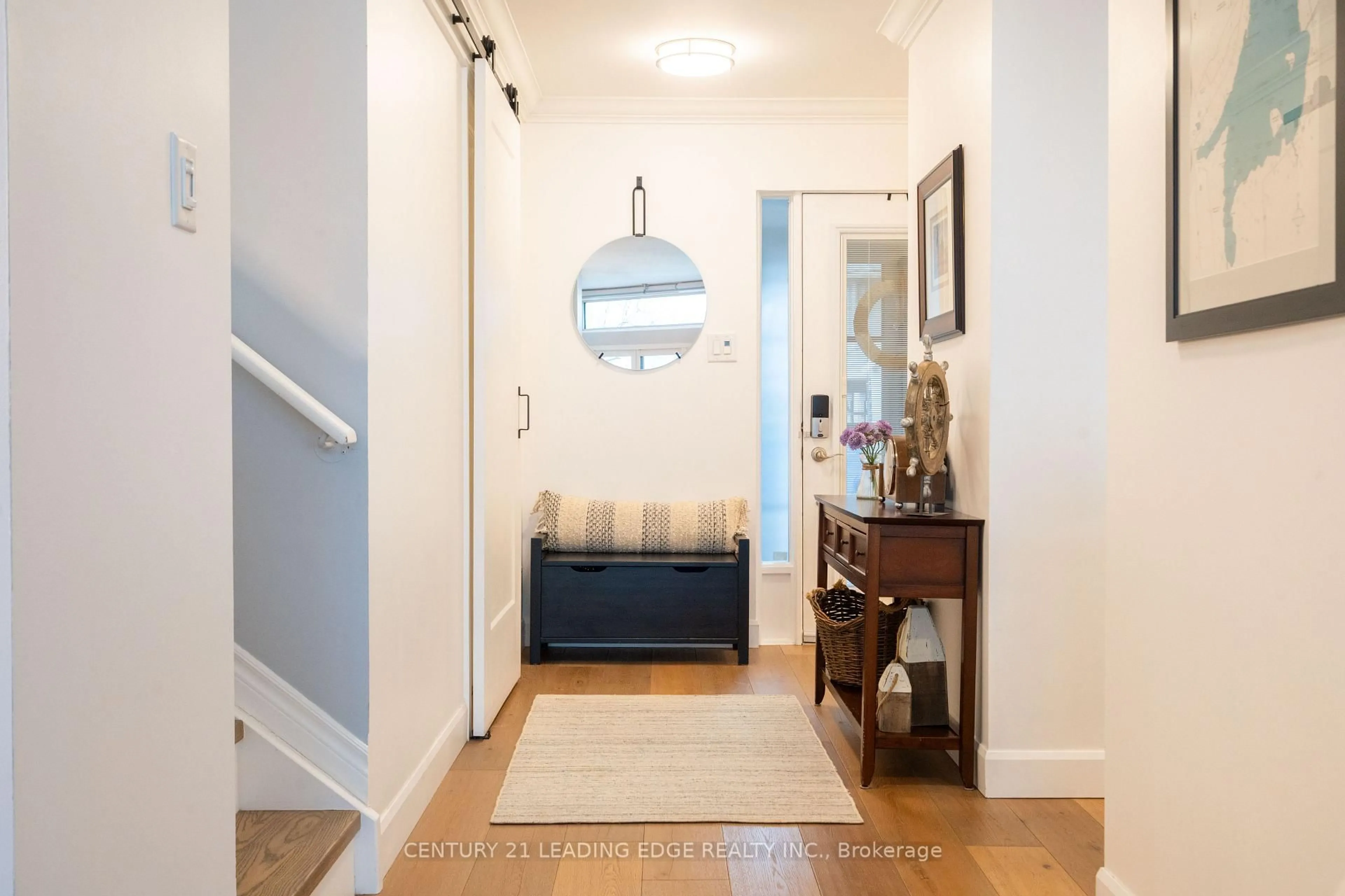 Indoor entryway for 9 Davy Point Circ #9, Georgina Ontario L4P 3H2