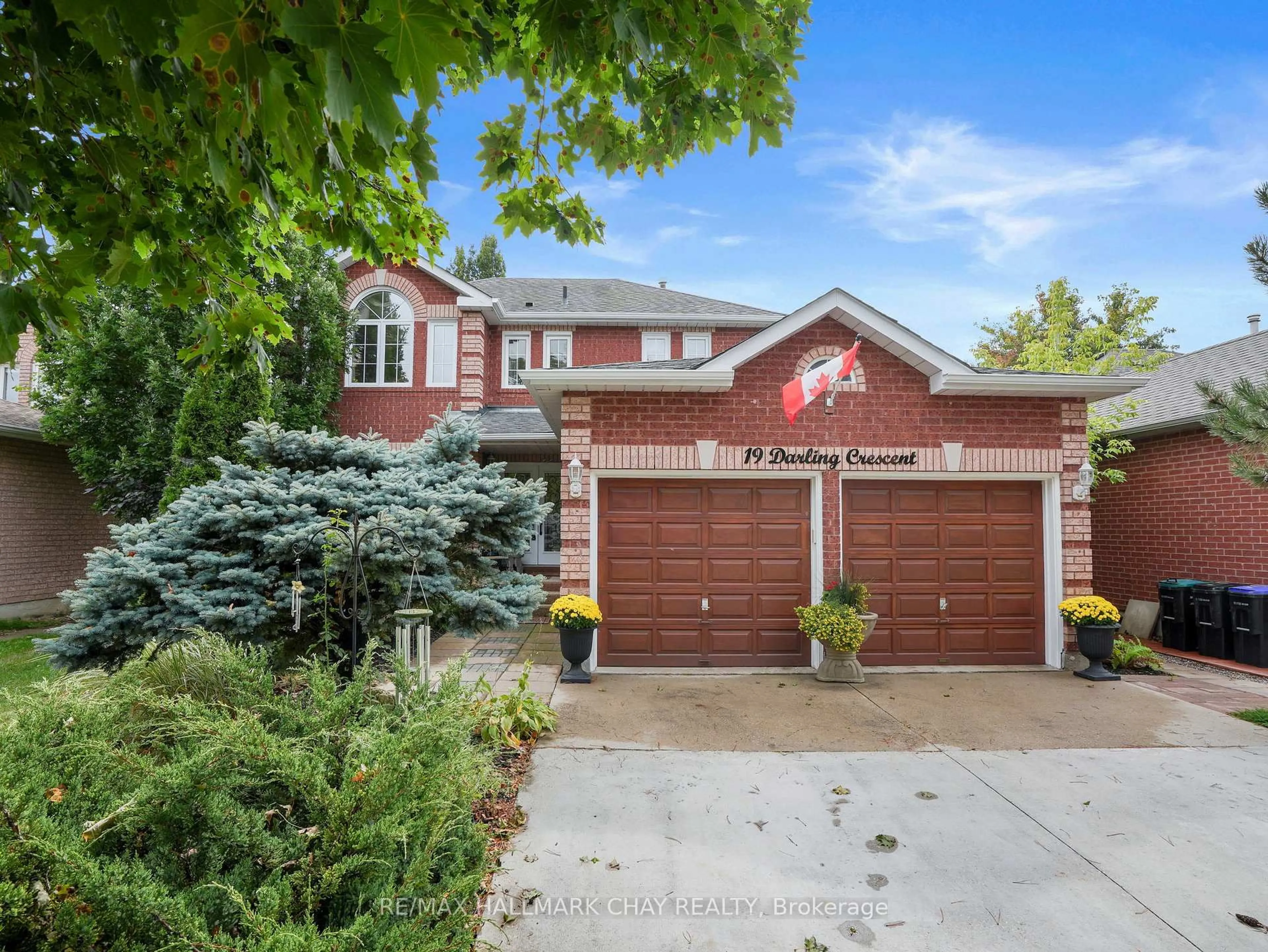 Home with brick exterior material, street for 19 Darling Cres, New Tecumseth Ontario L9R 1P7