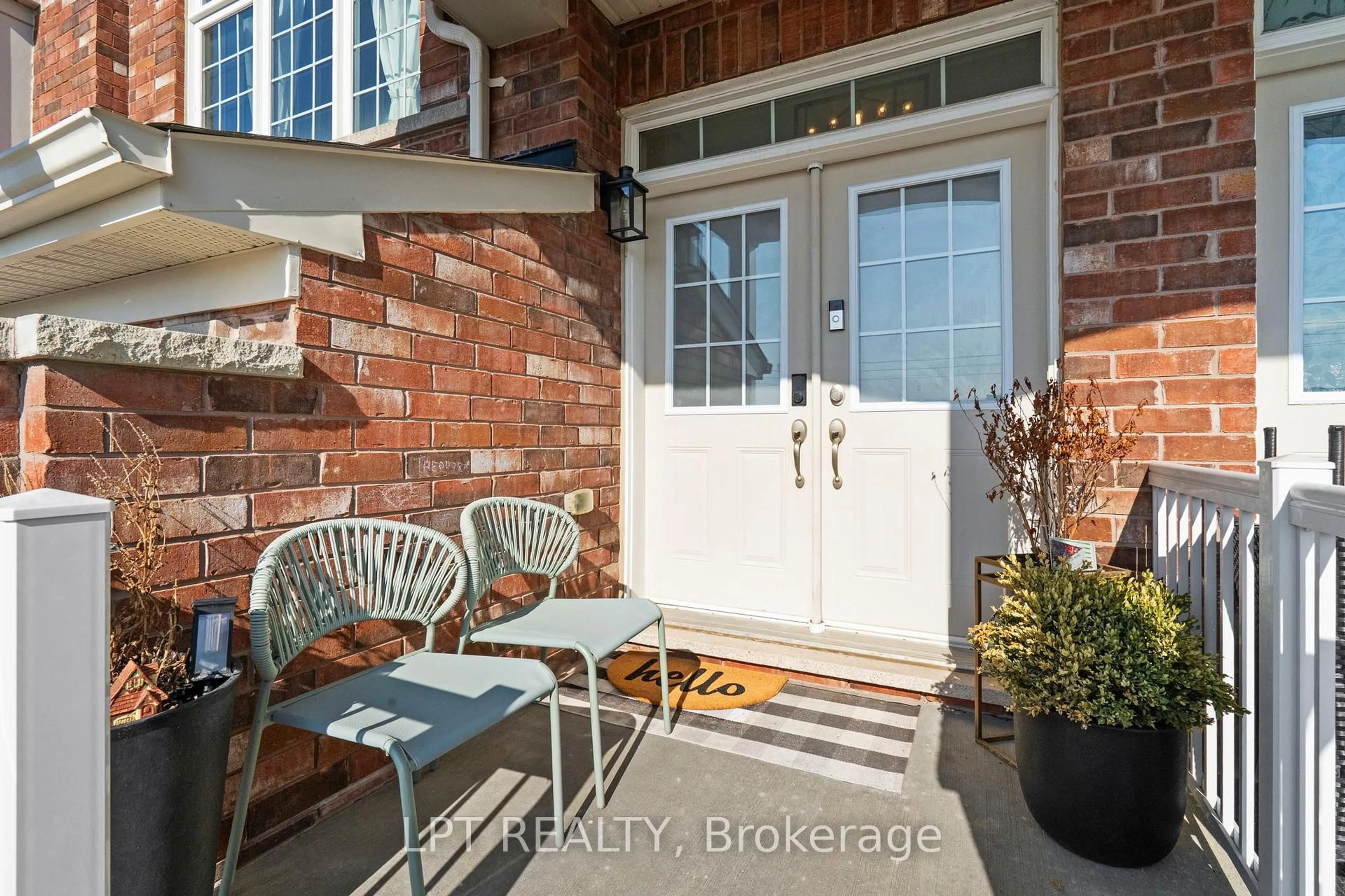Indoor entryway for 117 Taucar Gate, Bradford West Gwillimbury Ontario L3Z 0V8