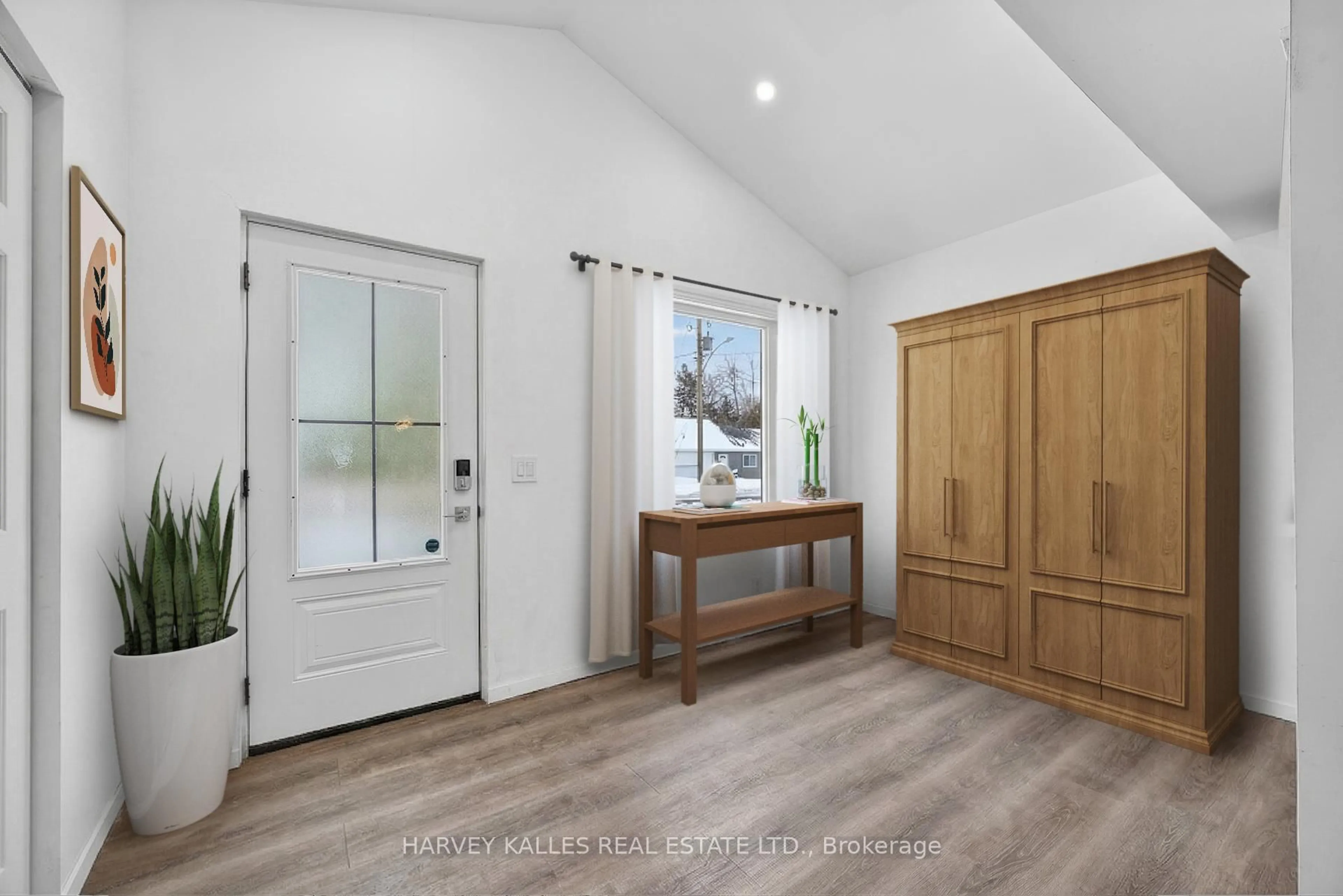 Indoor entryway for 22 Second St, Georgina Ontario L0E 1E0