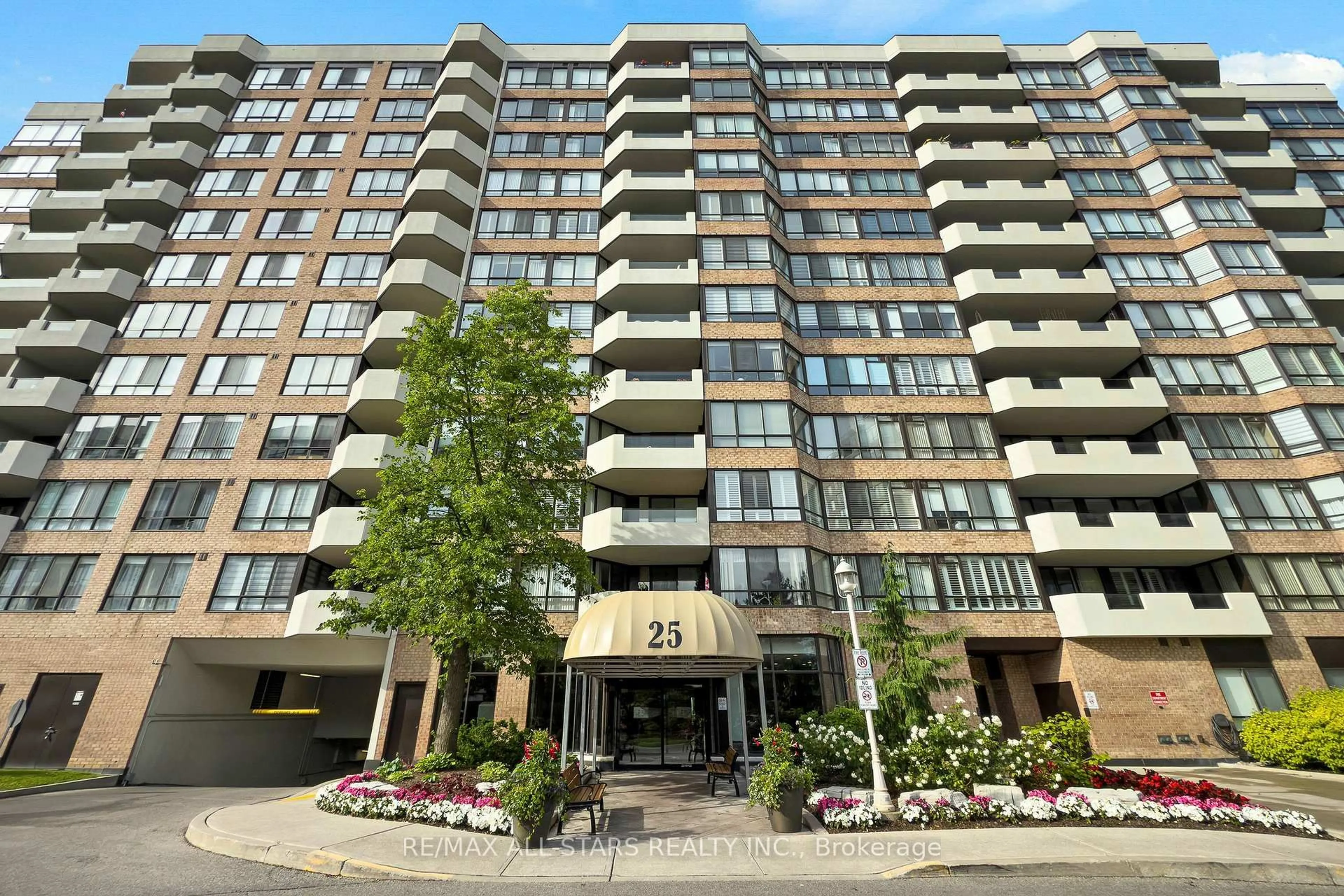 Indoor foyer for 25 Austin Dr #218, Markham Ontario L3R 8H4