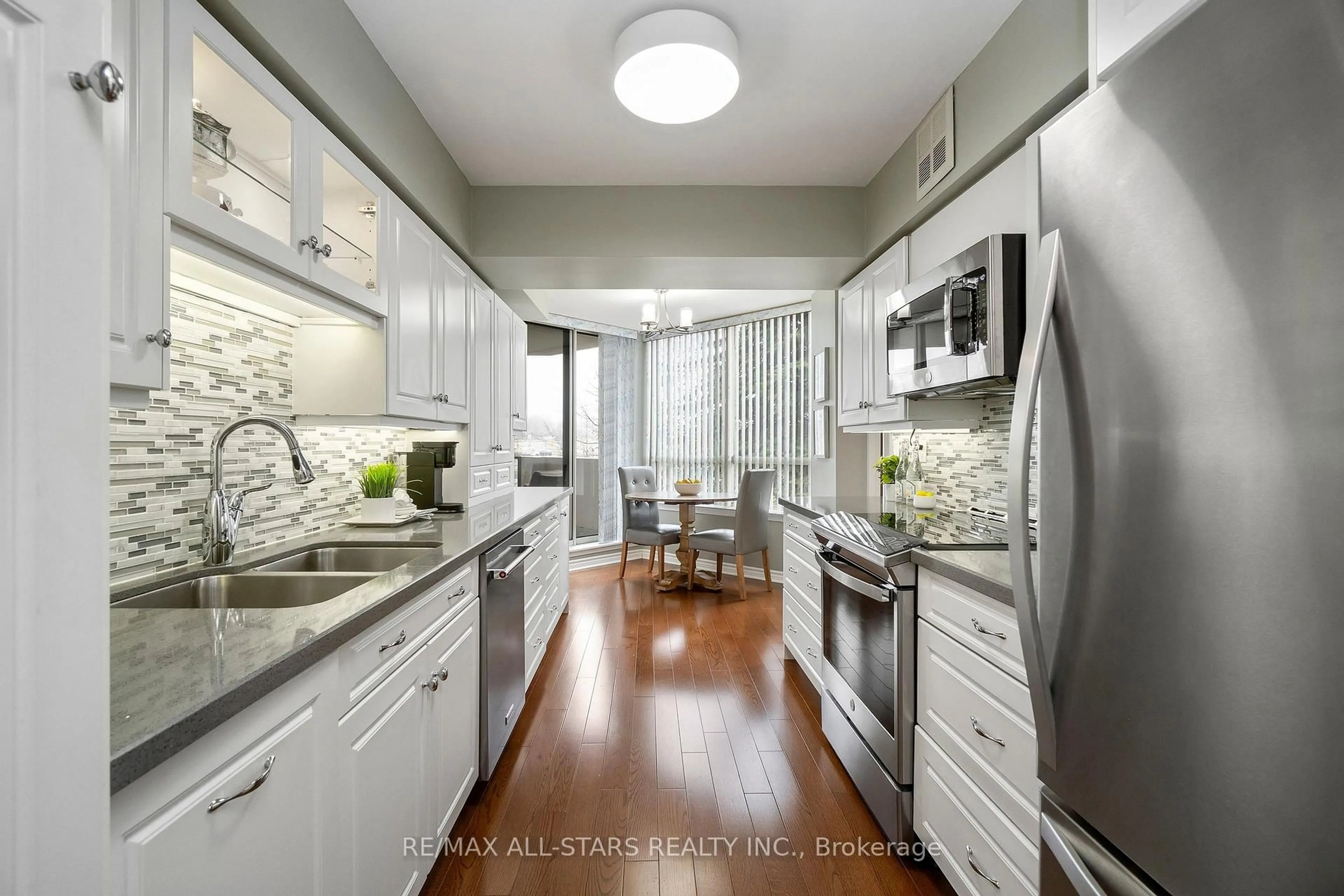 Contemporary kitchen, unknown for 25 Austin Dr #218, Markham Ontario L3R 8H4