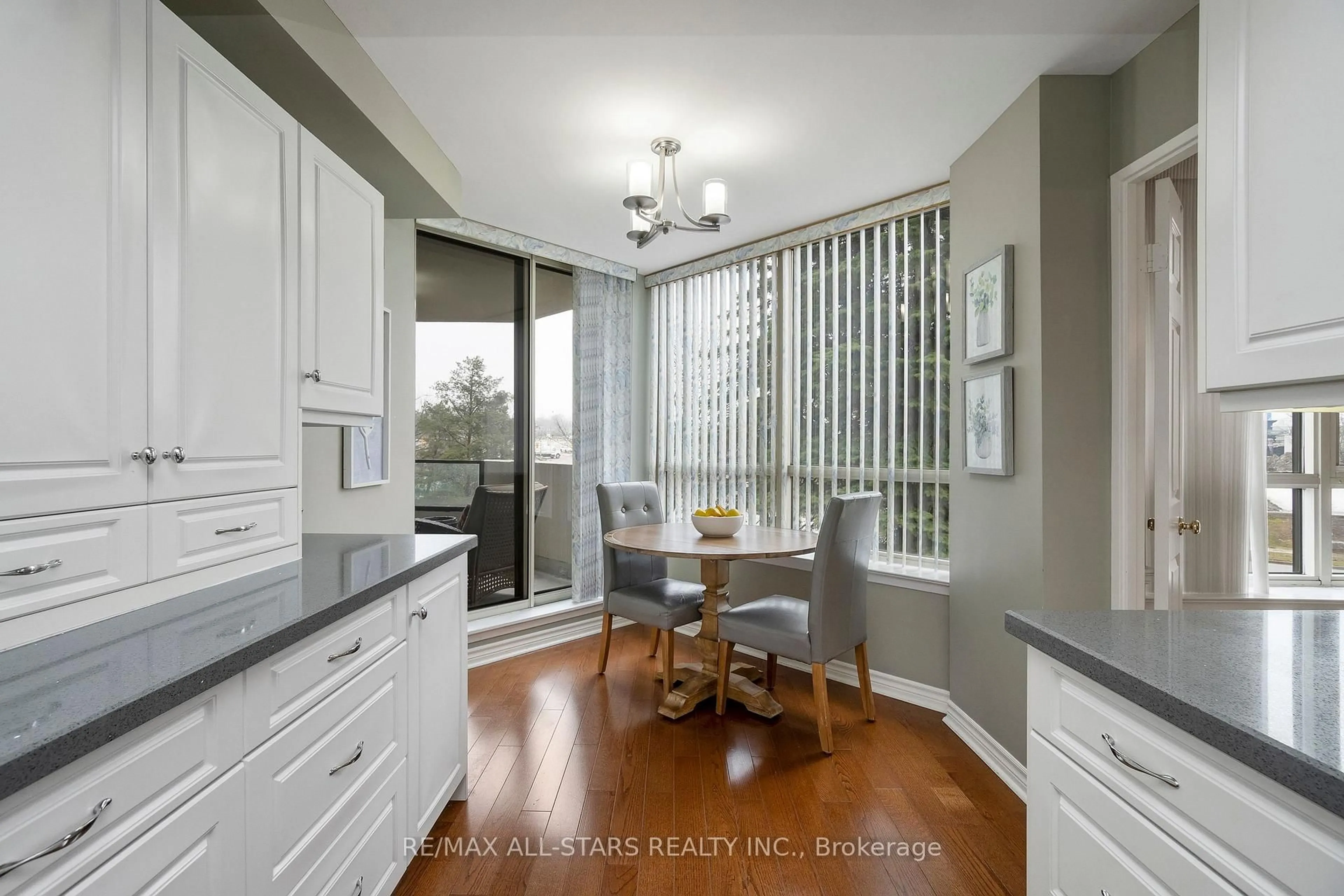 Unknown for 25 Austin Dr #218, Markham Ontario L3R 8H4