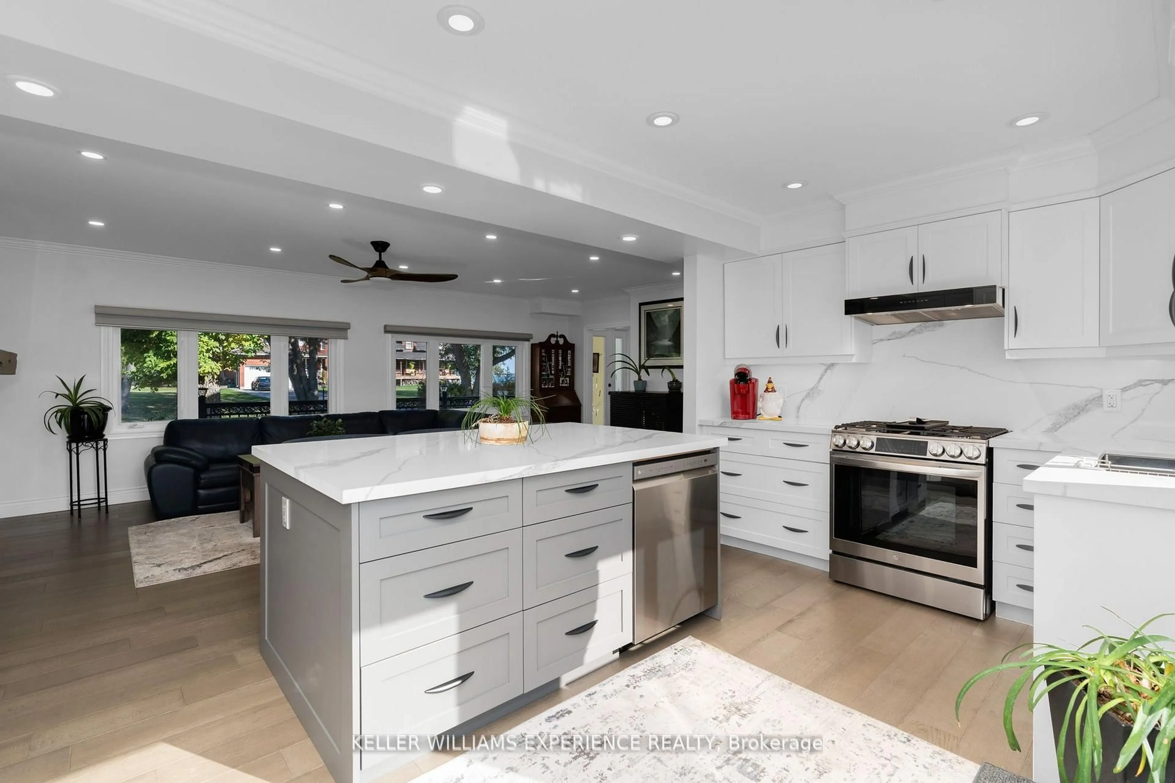 Open concept kitchen, unknown for 228 Bayshore Rd, Innisfil Ontario L0L 1K0