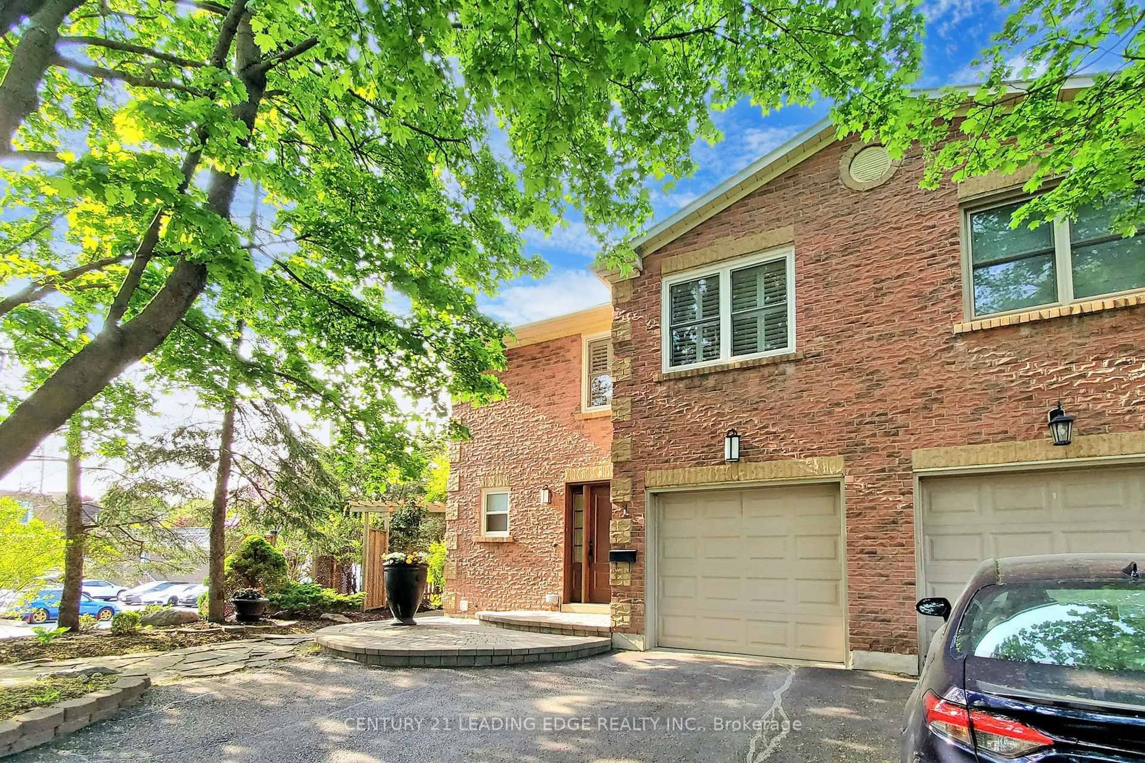 Home with brick exterior material, street for 1 Sarah Jane Crt, Markham Ontario L3P 4A6