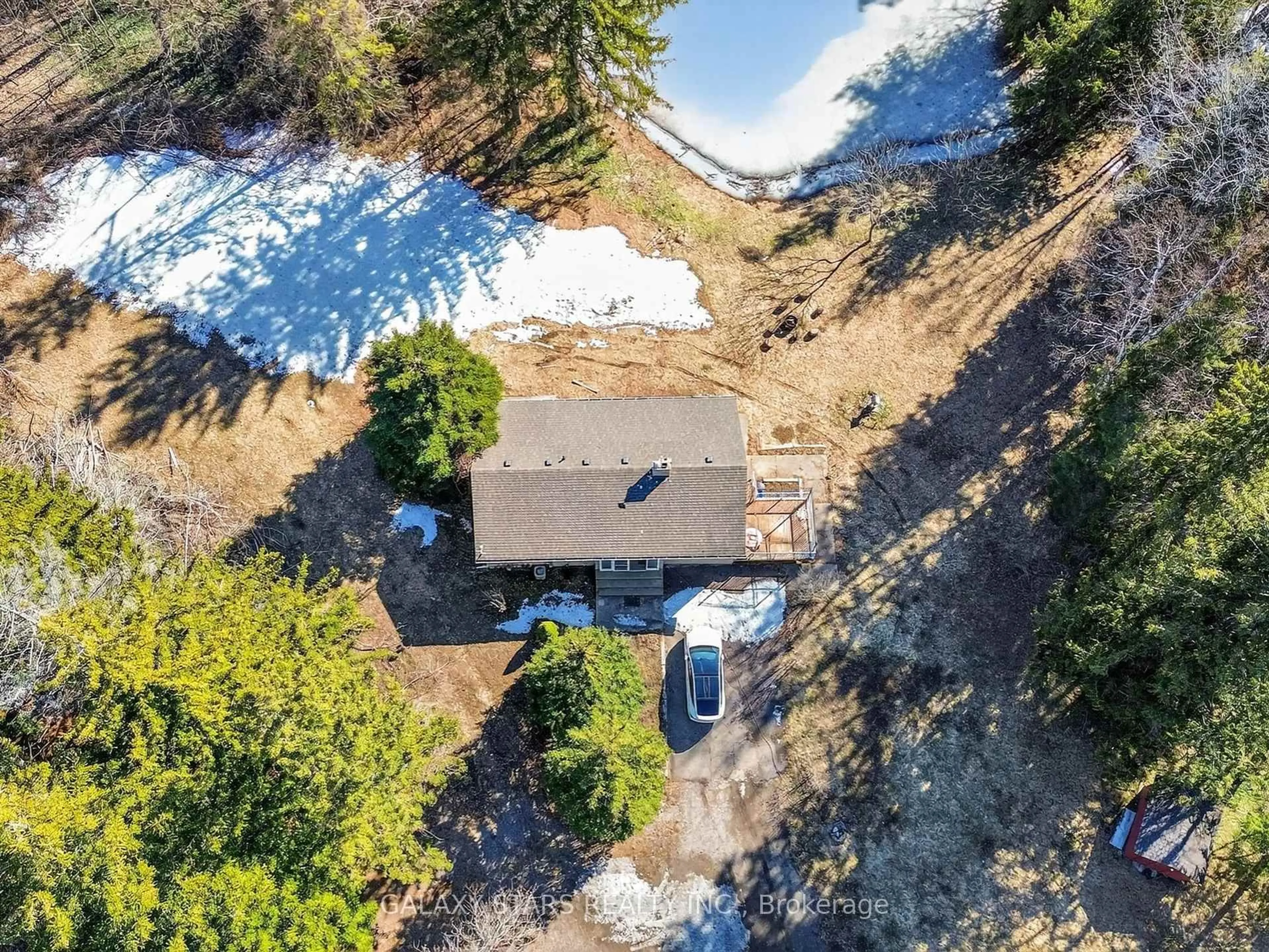 A pic from outside/outdoor area/front of a property/back of a property/a pic from drone, unknown for 55 Newman Ave, Richmond Hill Ontario L4E 3E5