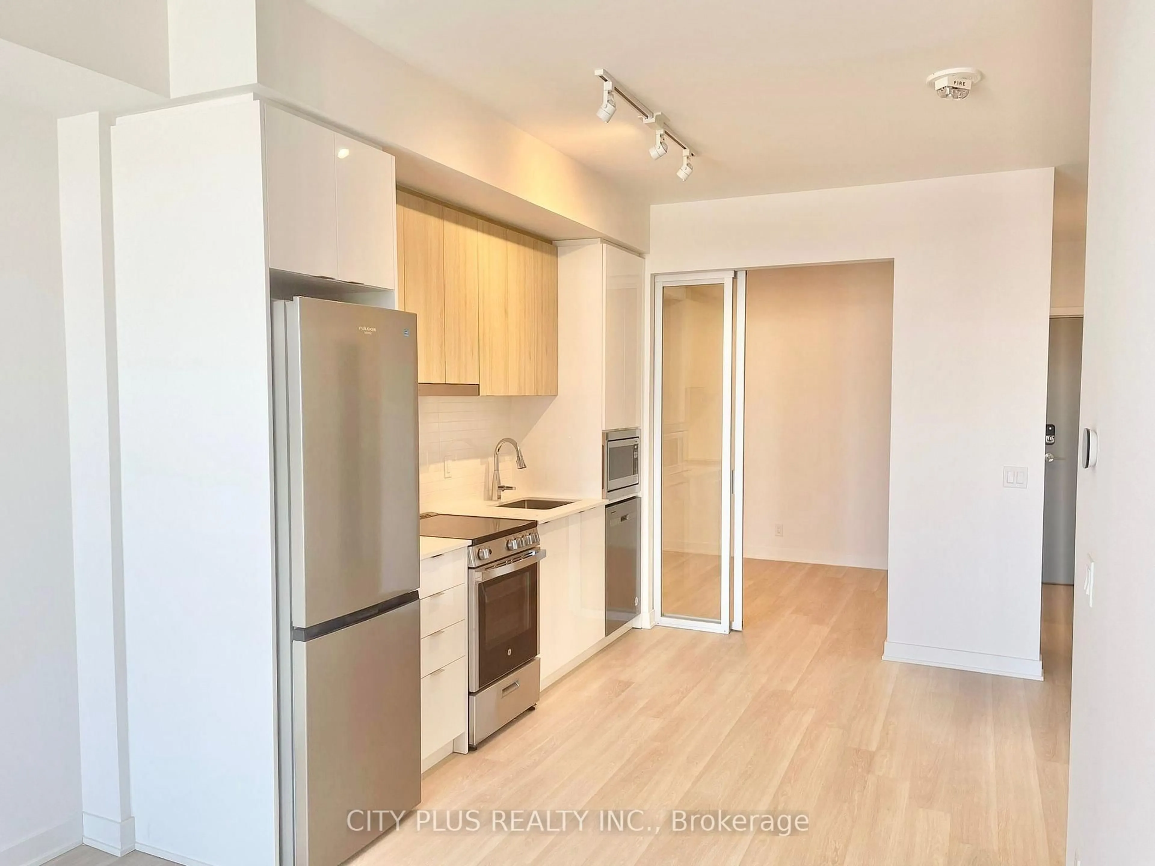Standard kitchen, wood/laminate floor for 50 Upper Mall Way #B-2609, Vaughan Ontario L4J 0L8
