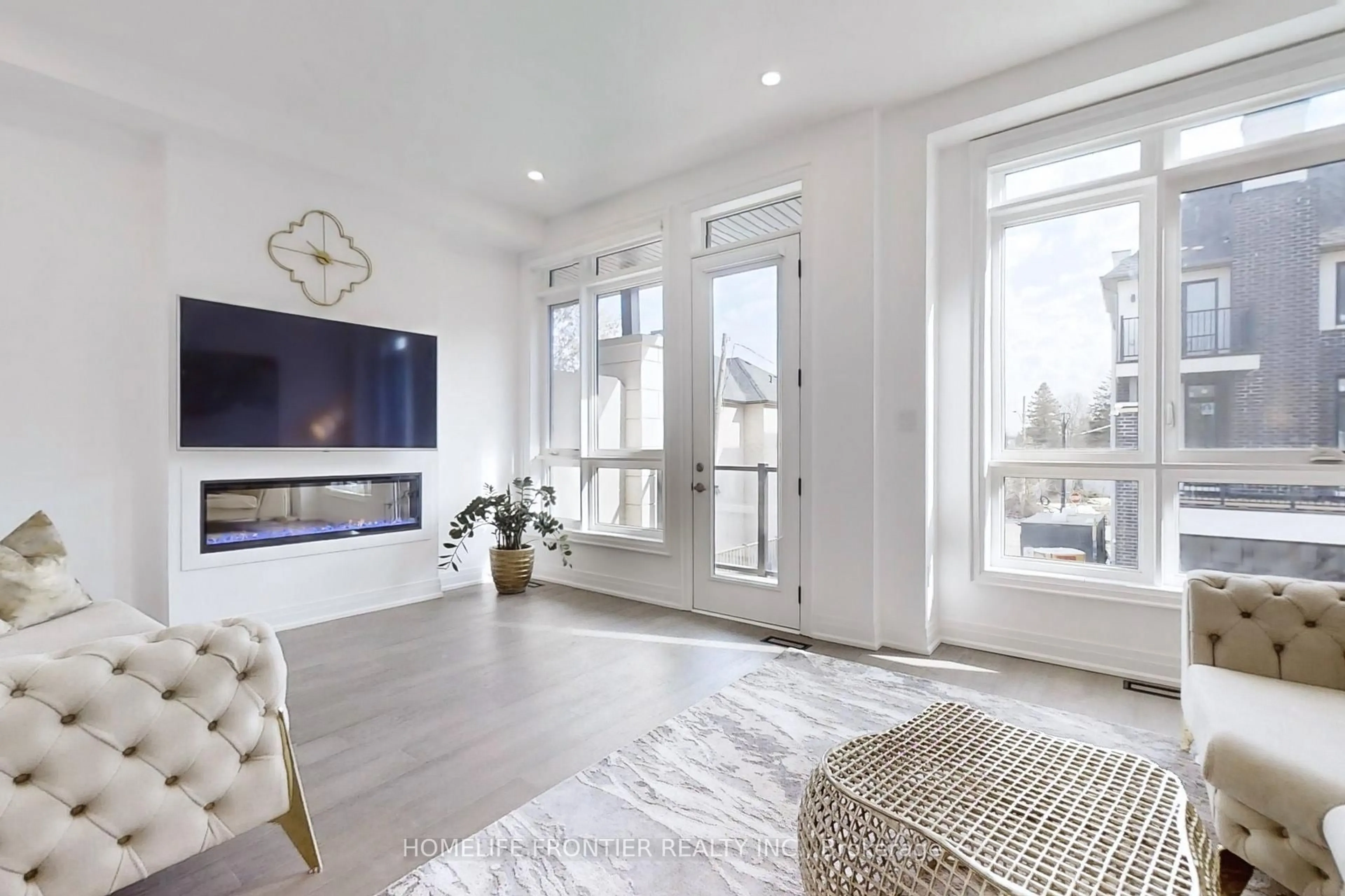 Living room with furniture, unknown for 40 Chiara Rose Lane, Richmond Hill Ontario L4E 1H4