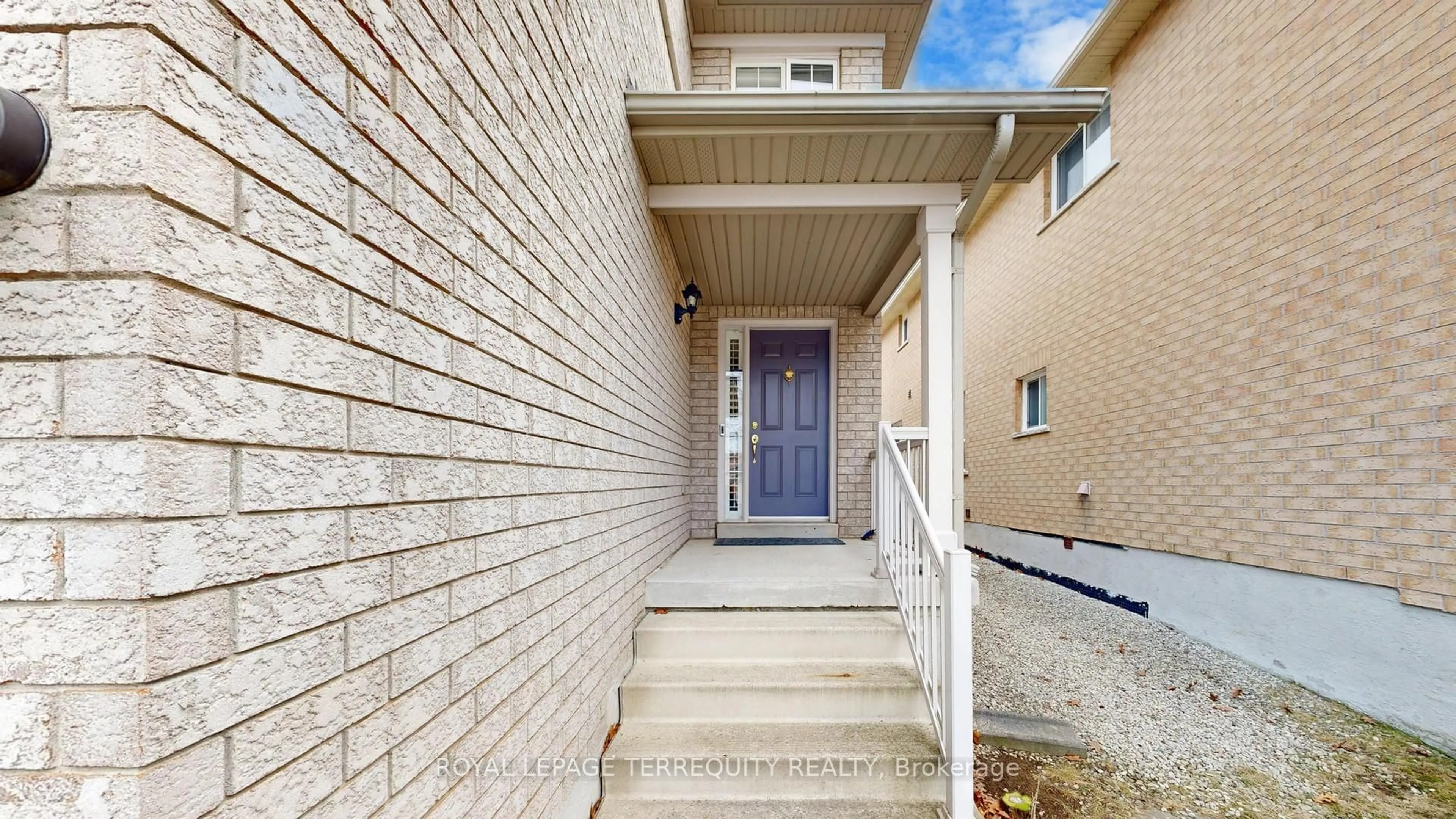 Unknown for 61 Quetico Dr, Richmond Hill Ontario L4B 4J2