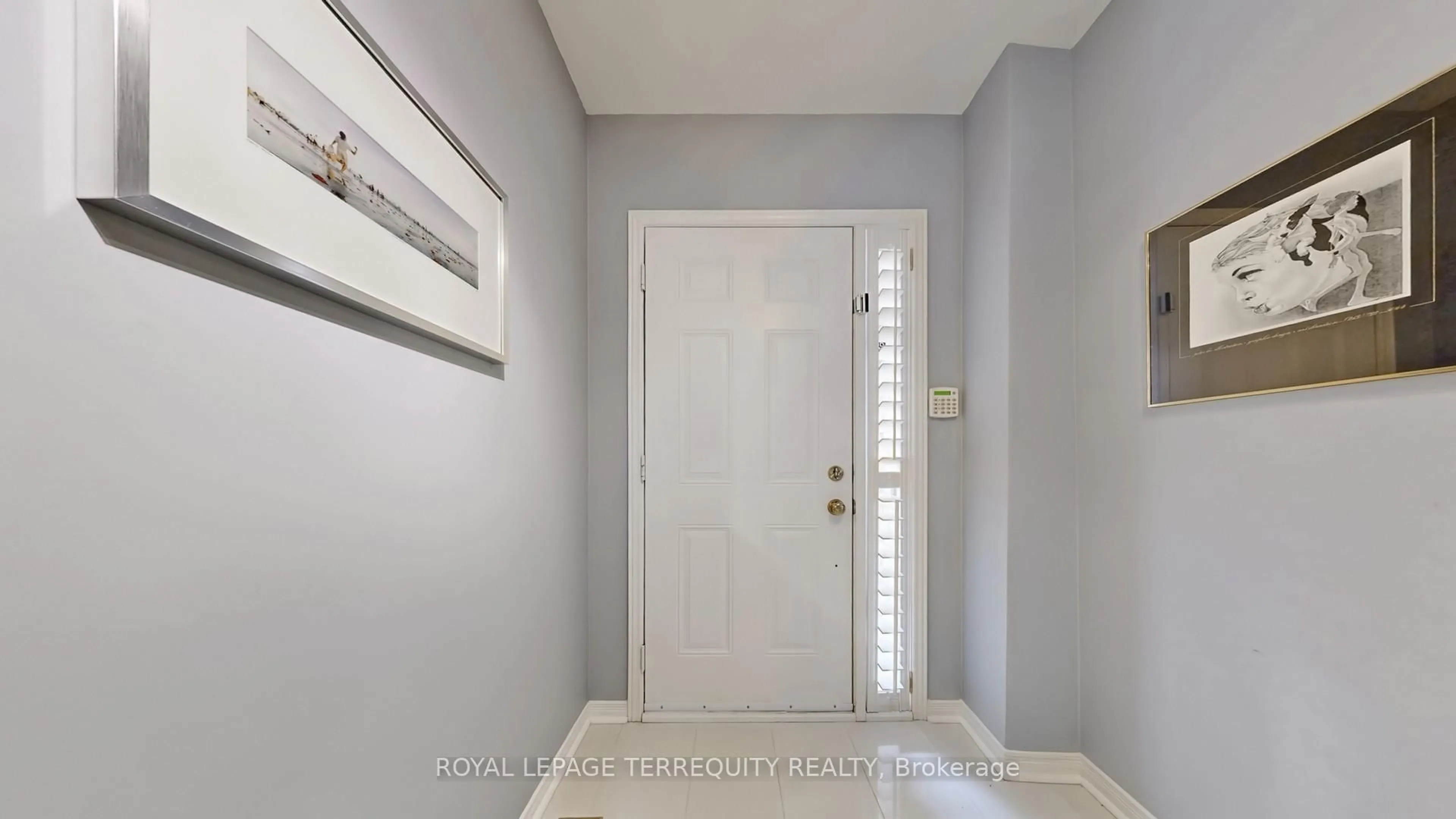 Indoor entryway for 61 Quetico Dr, Richmond Hill Ontario L4B 4J2