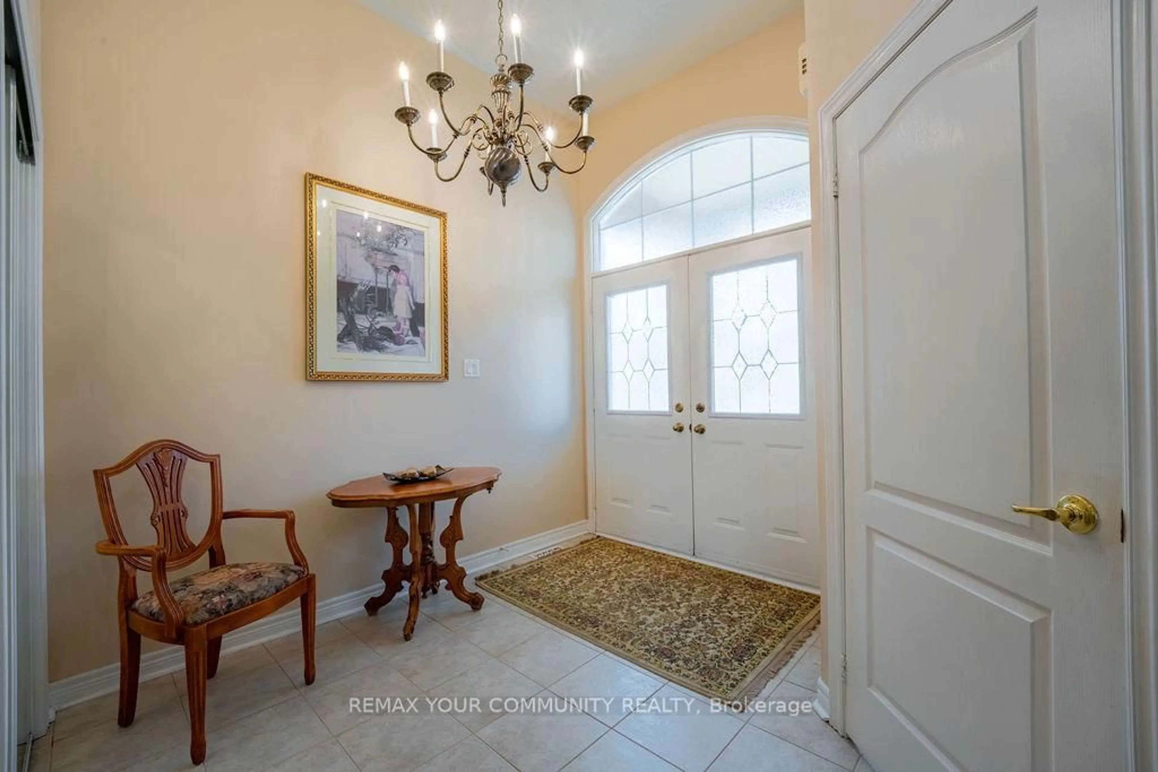 Indoor entryway for 23 Amelynn Cres, Vaughan Ontario L4H 1P3