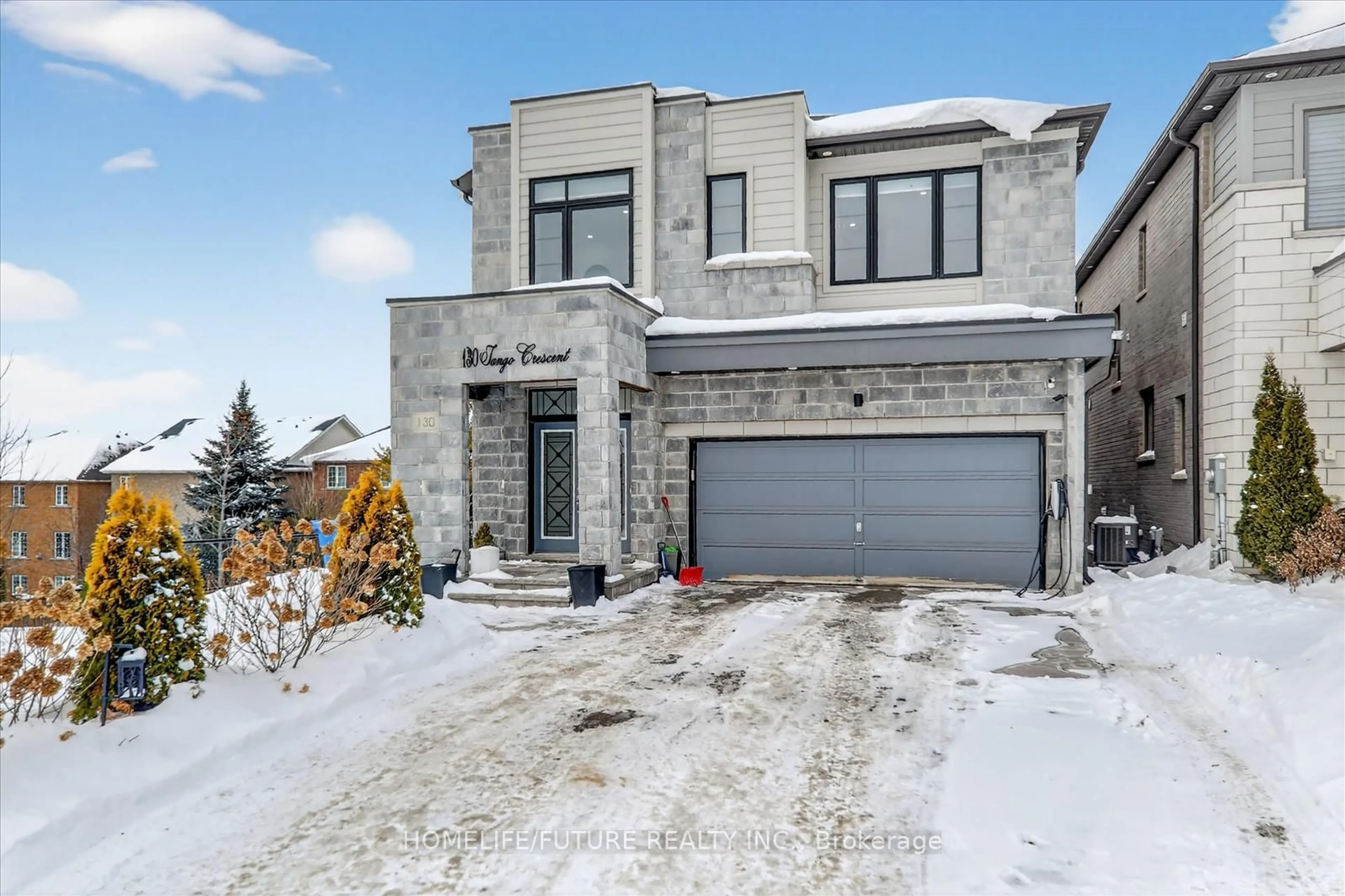 Home with brick exterior material, street for 130 Tango Cres, Newmarket Ontario L3X 0K4