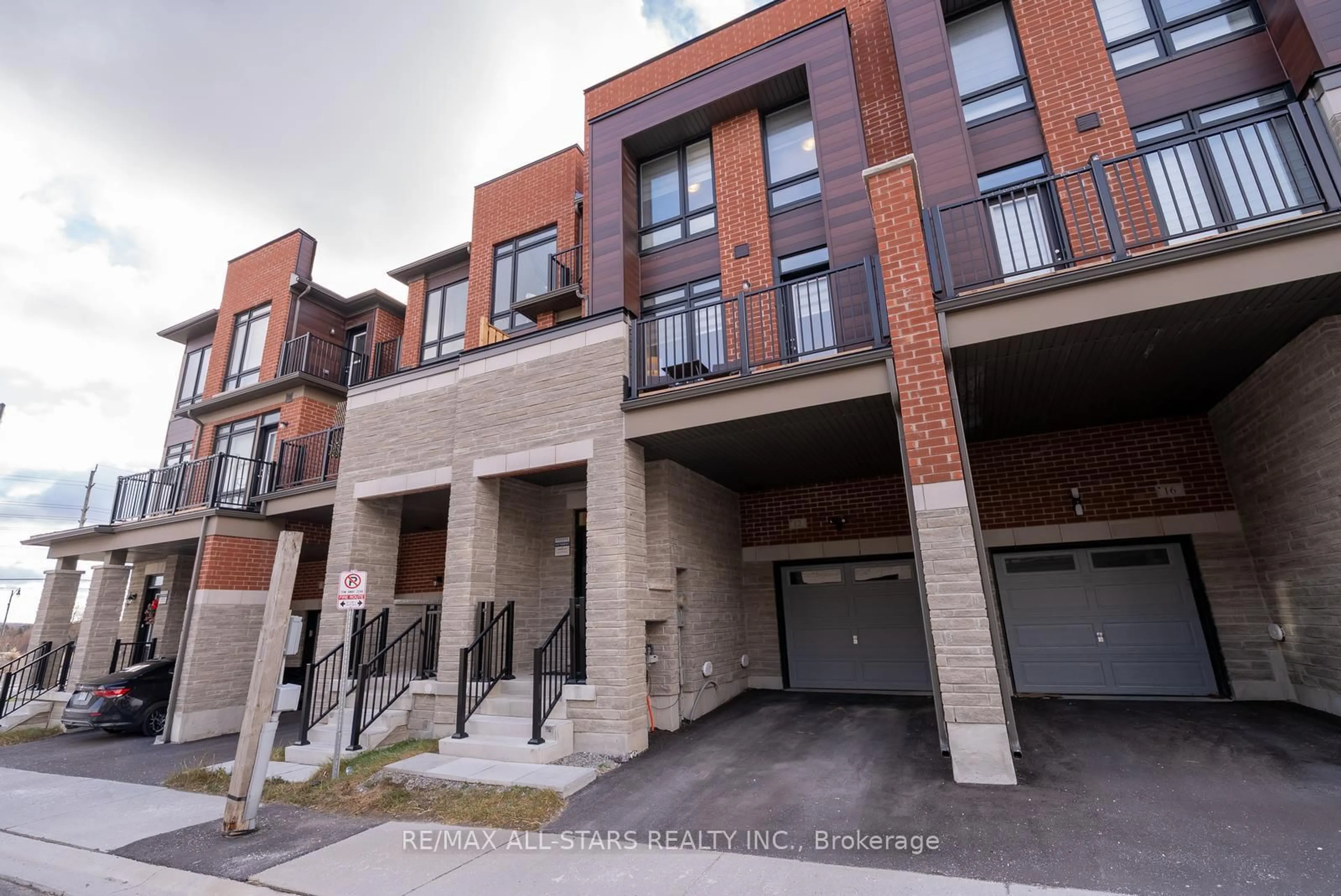 Unknown for 12 Griffith St, Aurora Ontario L4G 7B6