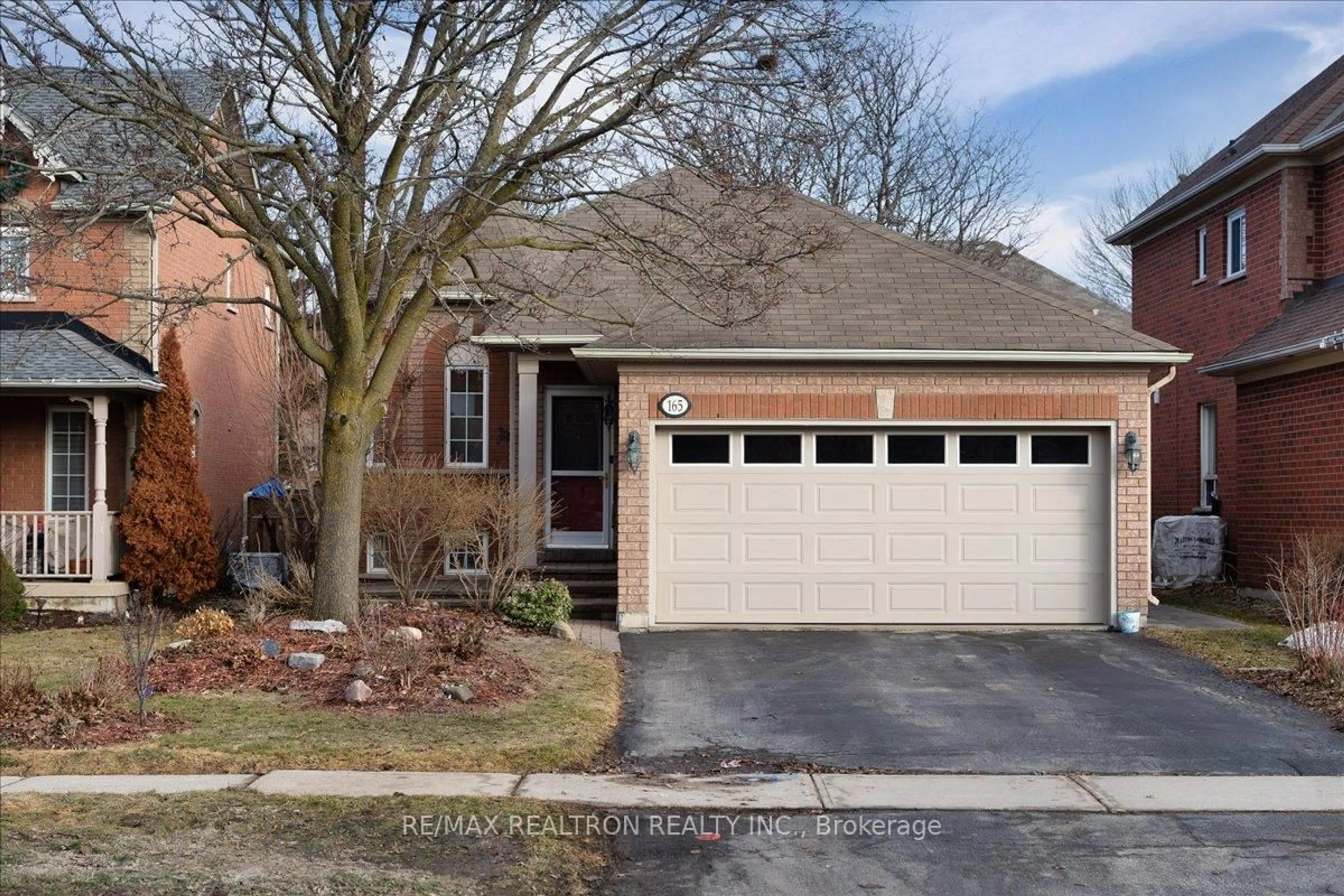 Home with brick exterior material, street for 165 Clearmeadow Blvd, Newmarket Ontario L3X 2E4