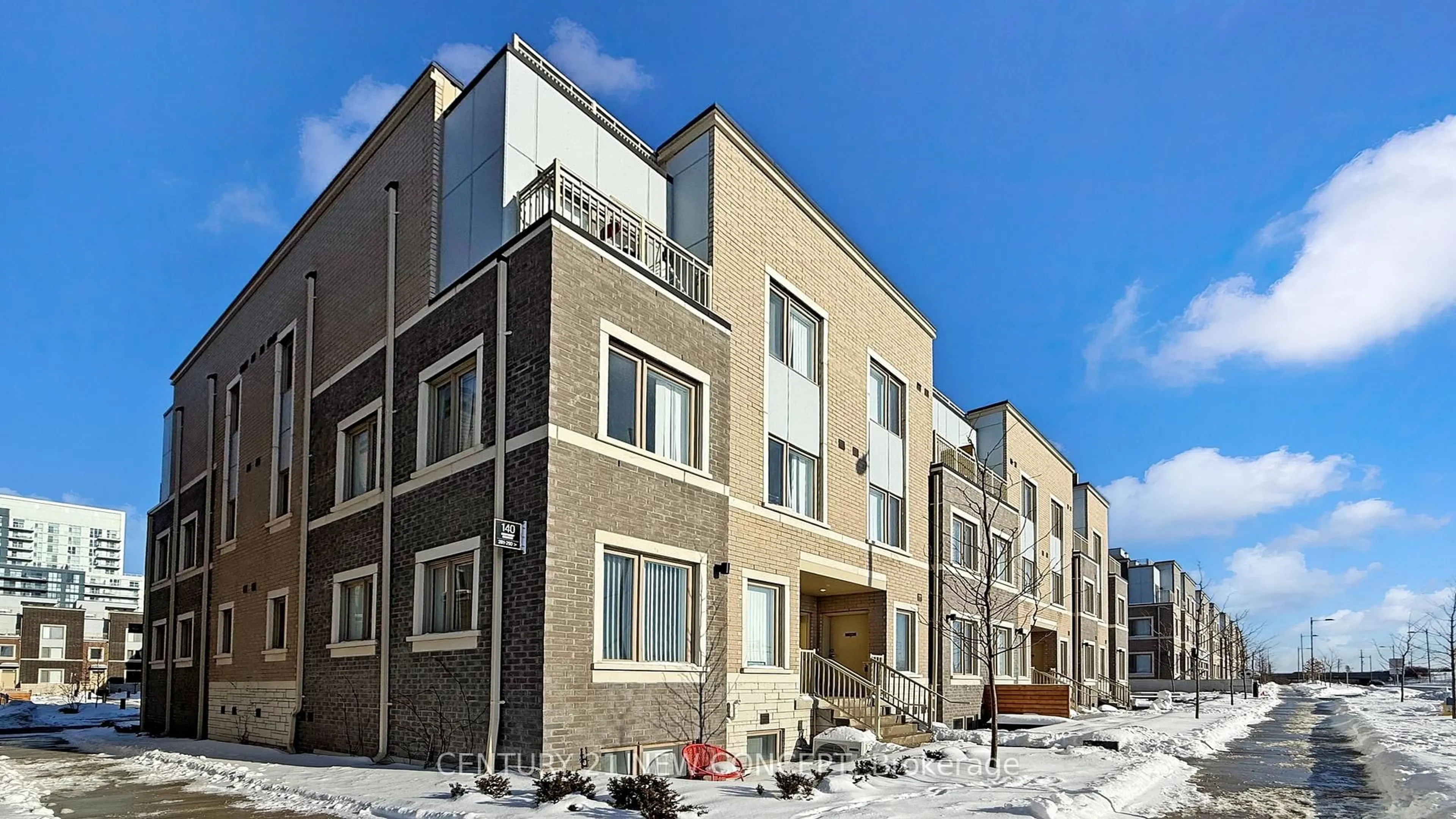 Patio, building for 140 Honeycrisp Cres #TH 284, Vaughan Ontario L4K 0N7