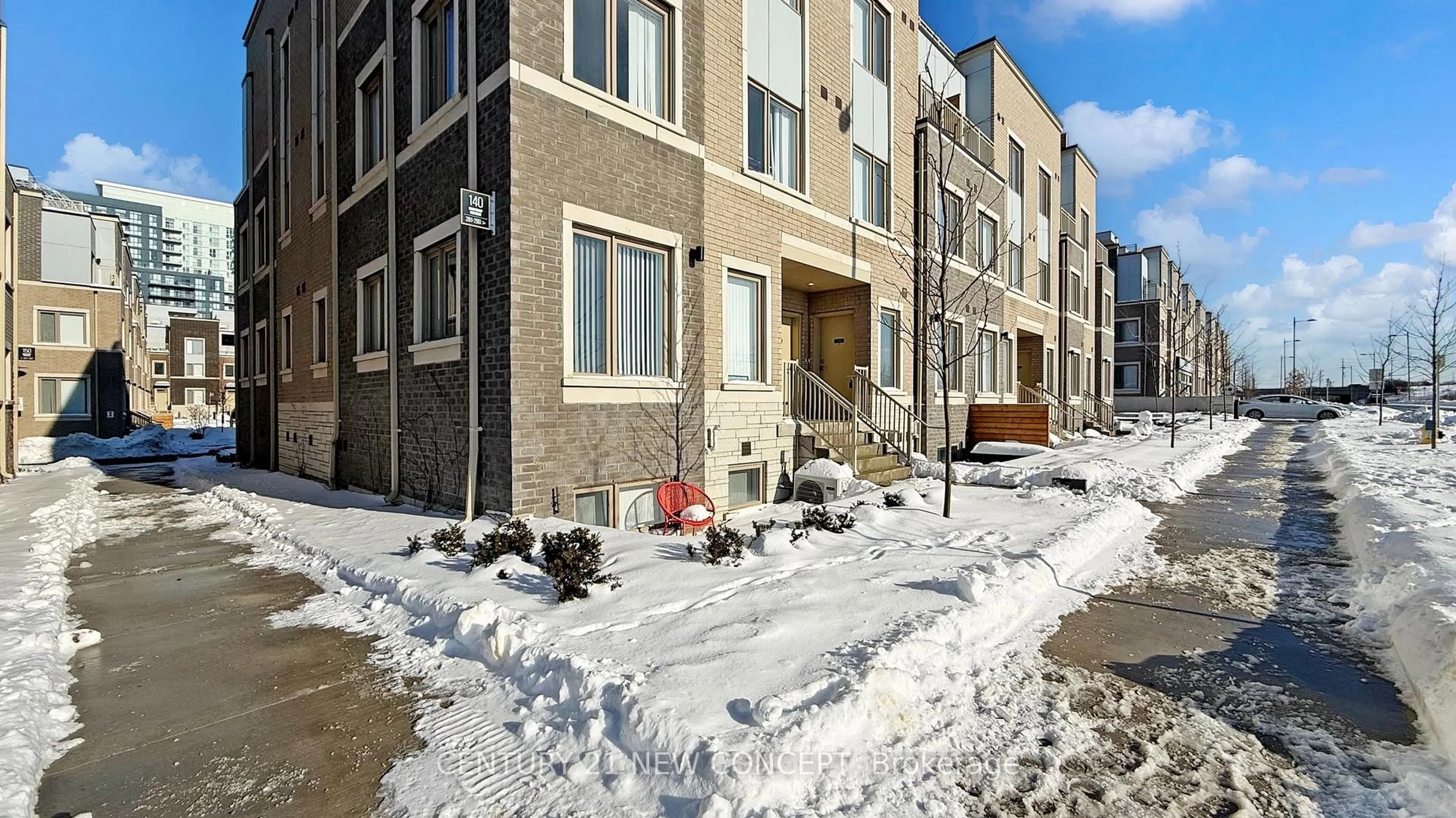 Patio, street for 140 Honeycrisp Cres #TH 284, Vaughan Ontario L4K 0N7