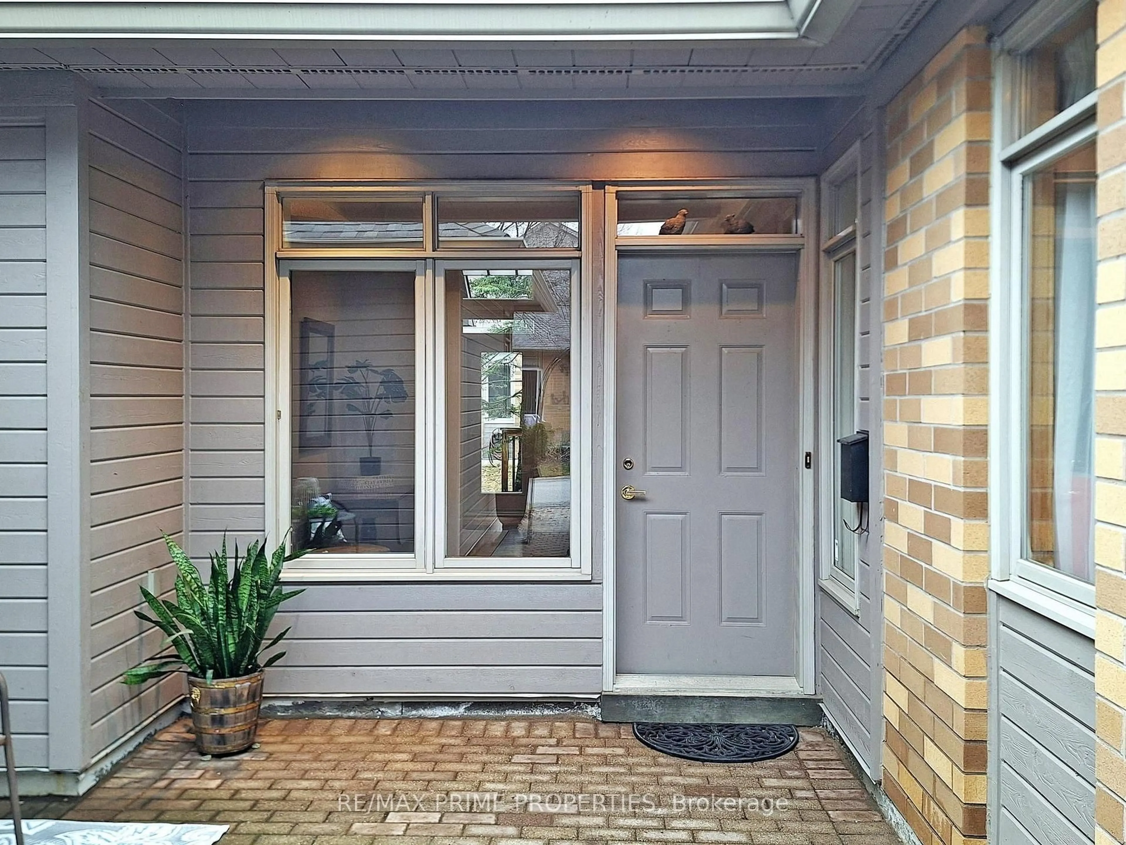 Indoor entryway for 4 Colleen Bay Way, Markham Ontario L6E 1B4
