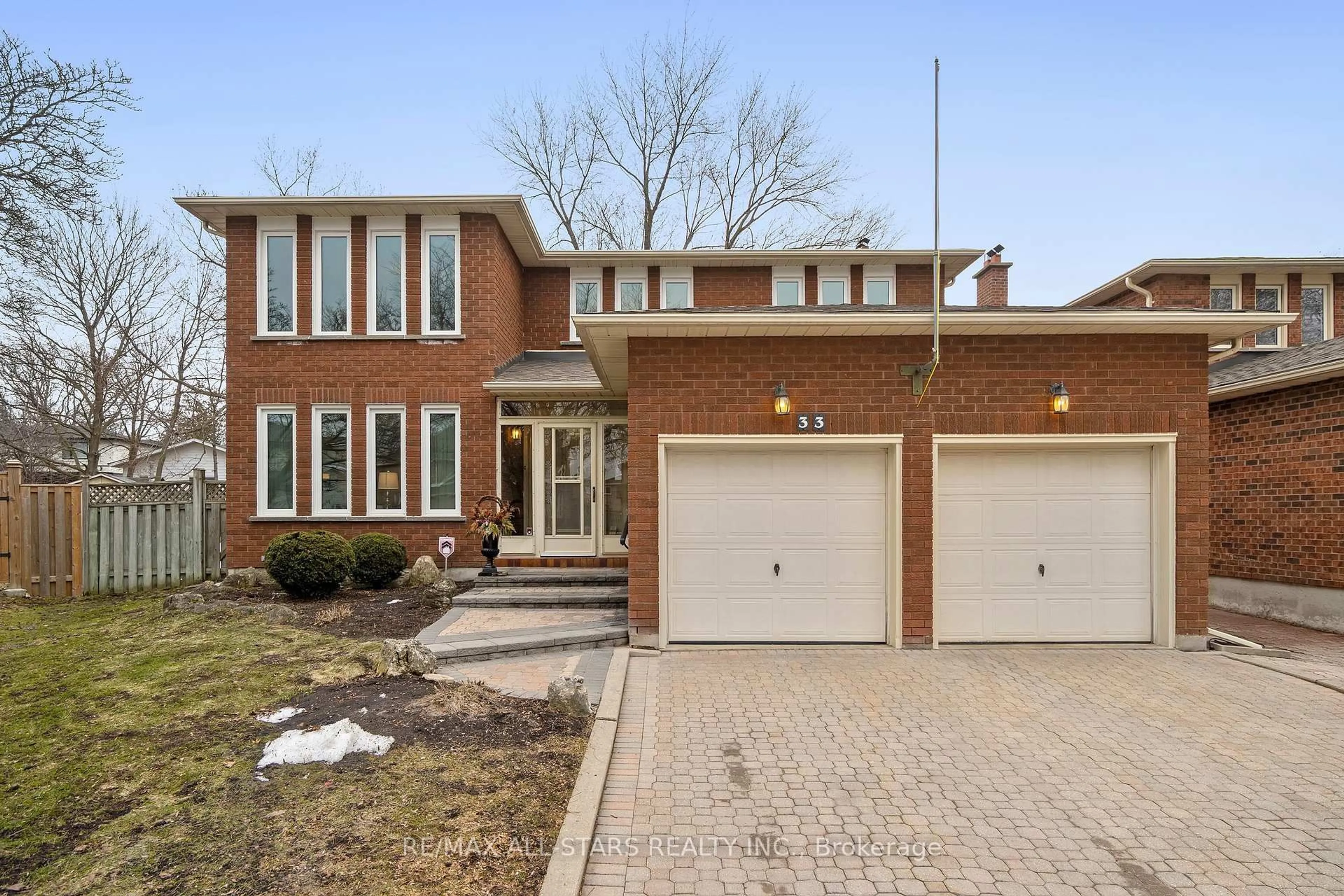 Home with brick exterior material, street for 33 Carpenter Crt, Markham Ontario L3P 6W3