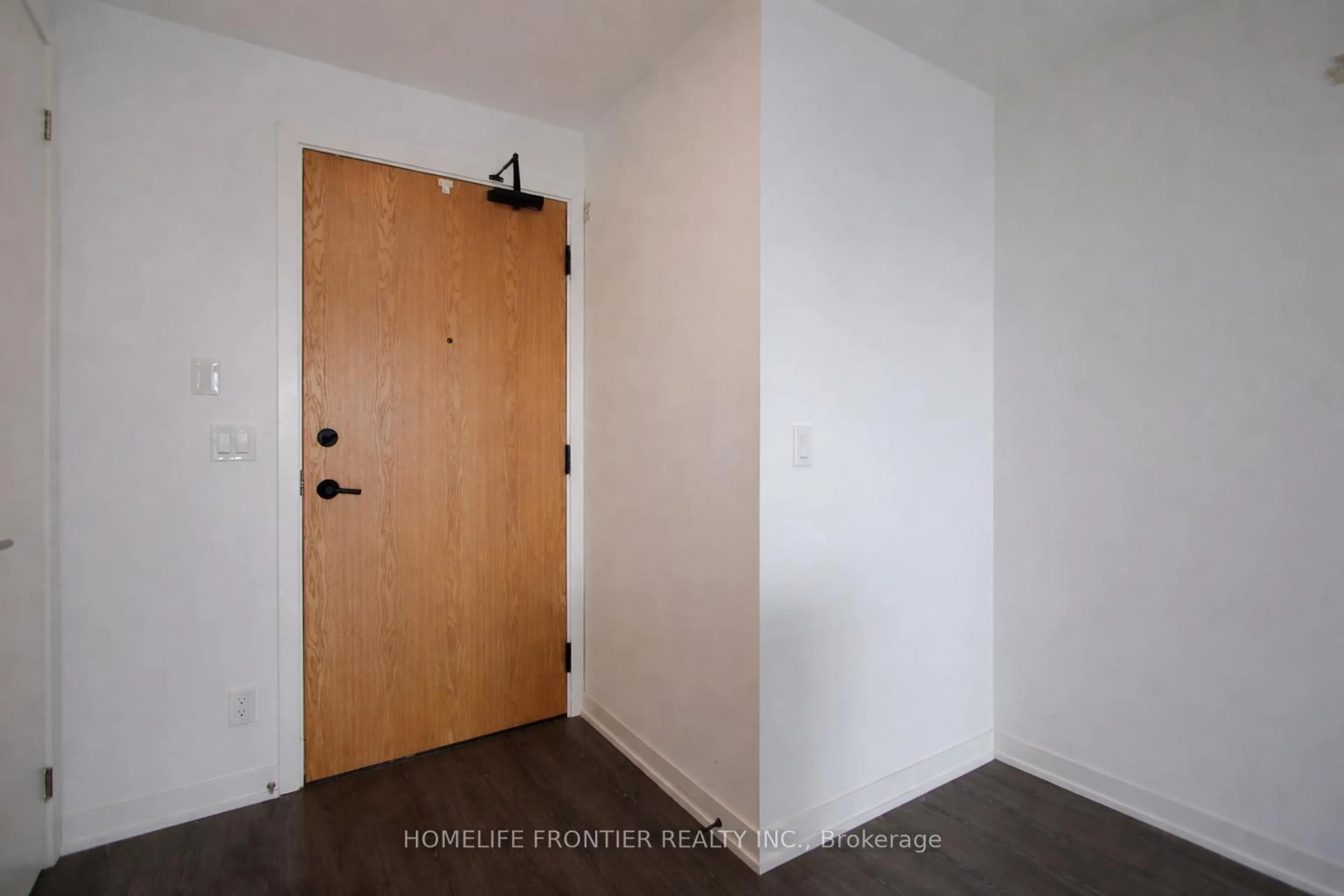 Indoor entryway for 7950 Bathurst St #2310, Vaughan Ontario L4J 0B8