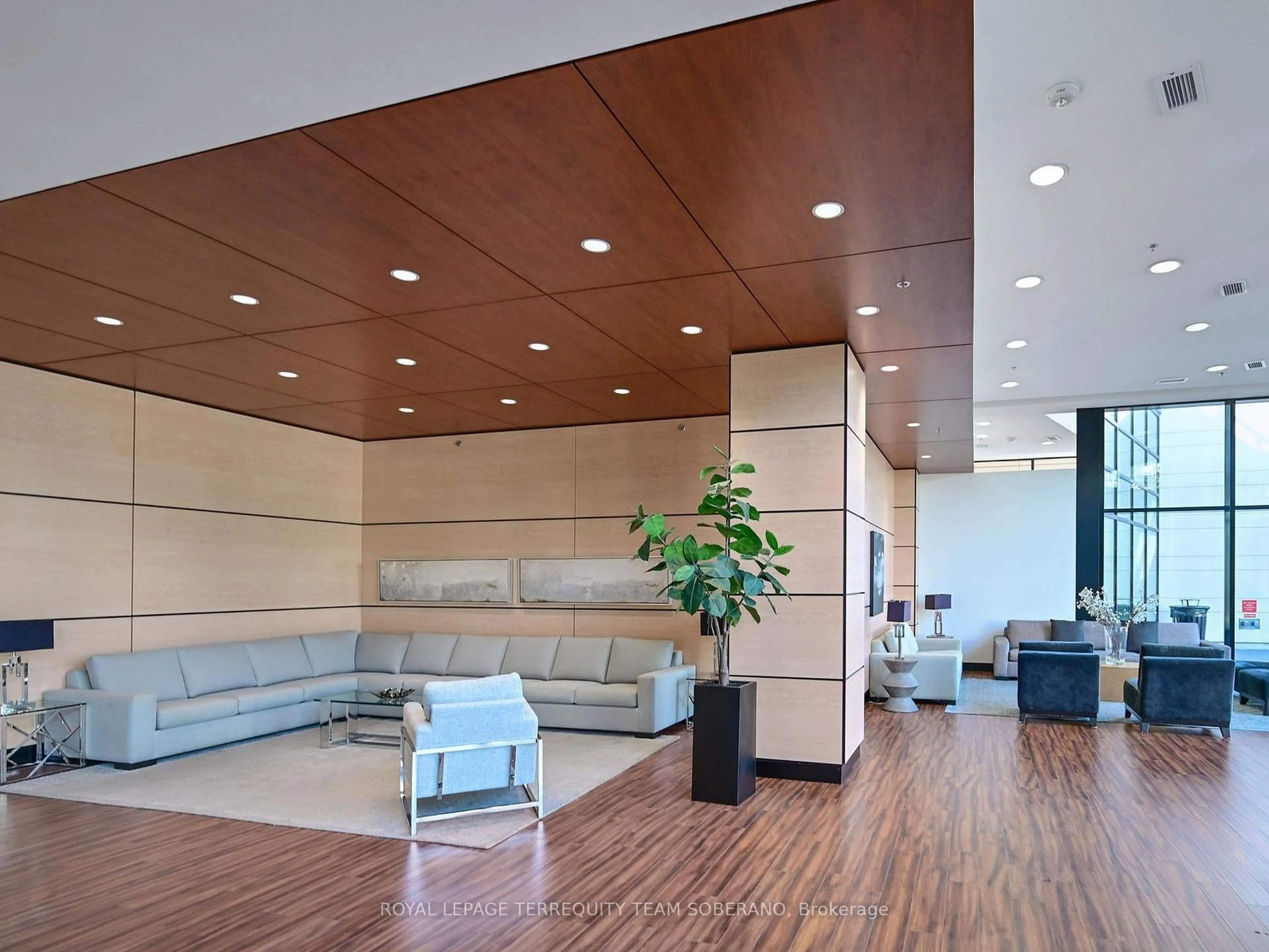 Lobby for 2900 Highway 7 Rd #902, Vaughan Ontario L4K 0G3