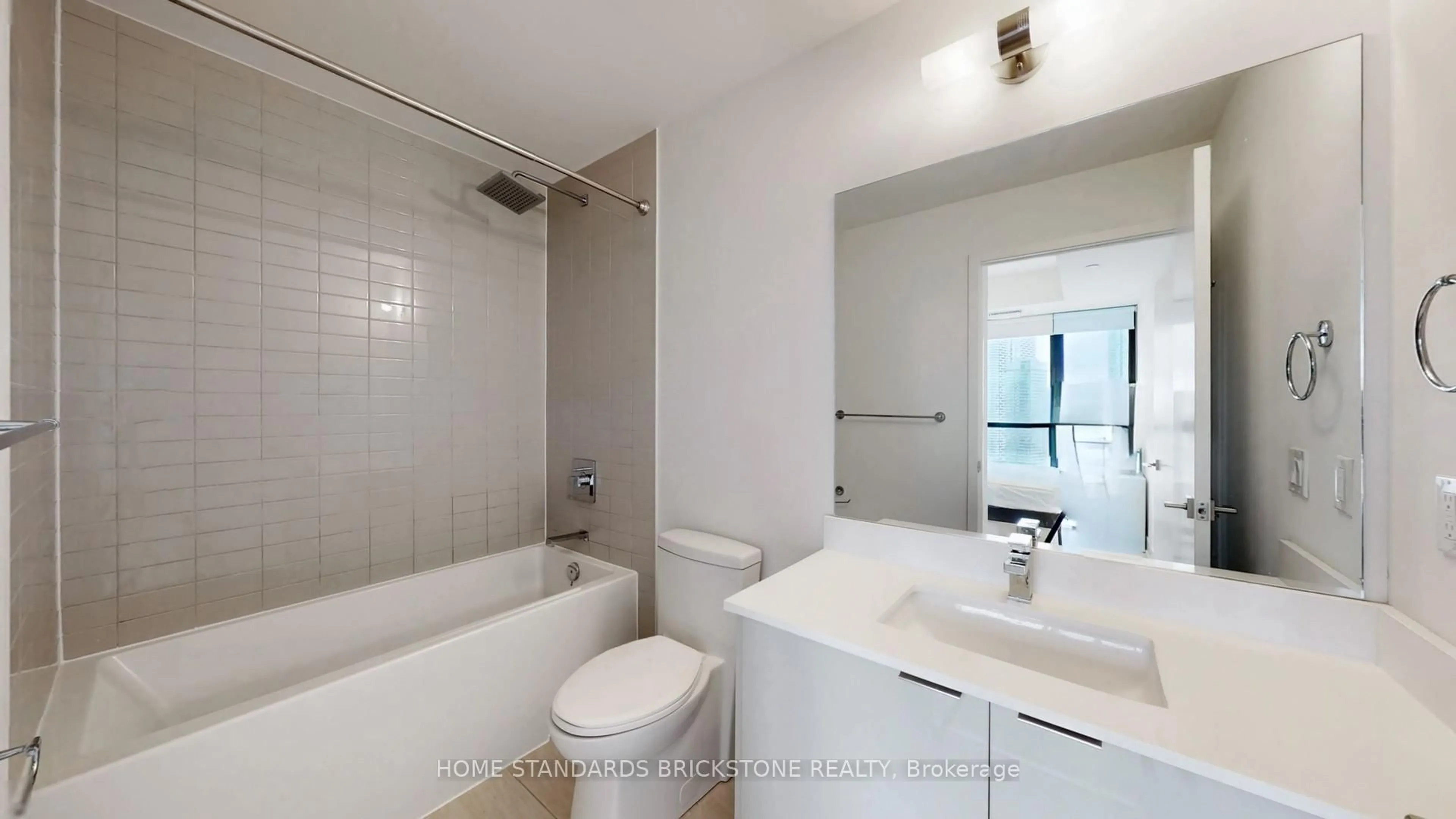 Standard bathroom, ceramic/tile floor for 2908 Highway 7 #2306, Vaughan Ontario L4K 0K5